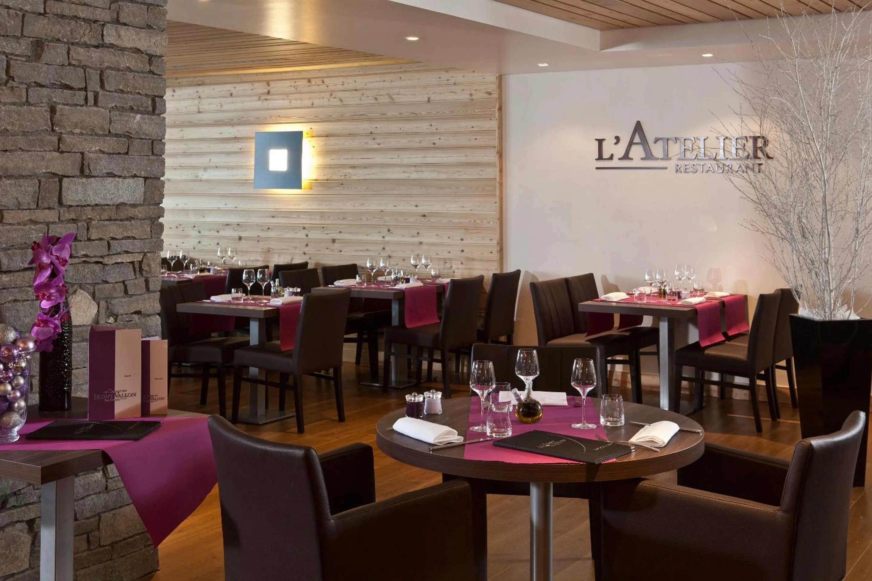 Restaurant/places to eat in Résidence Le Chalet du Mont Vallon