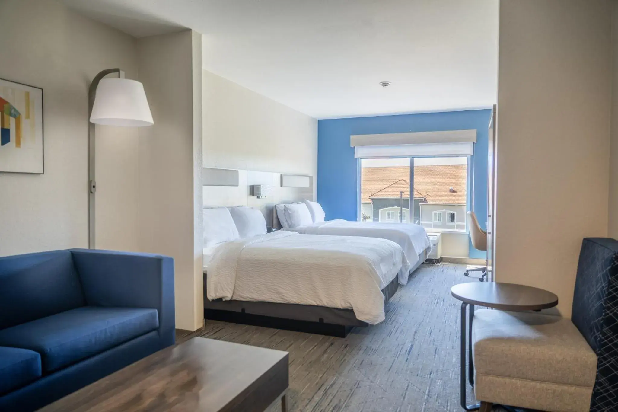 Standard Queen Room with Two Queen Beds in Holiday Inn Express Vicksburg by IHG Standard Queen Room with Two Queen Beds in Holiday Inn Express Vicksburg by IHG