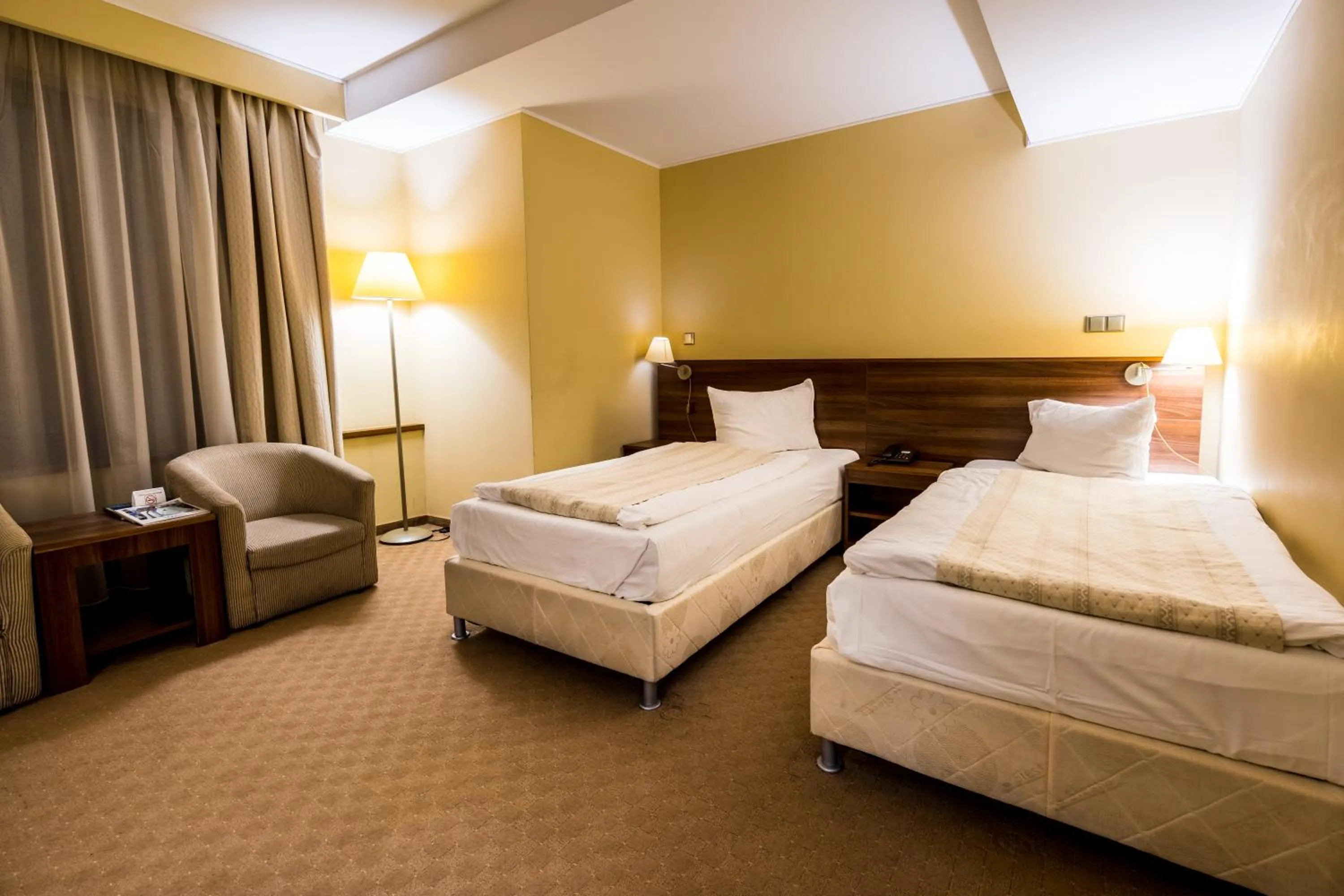 Bedroom, Bed in Grand Hotel