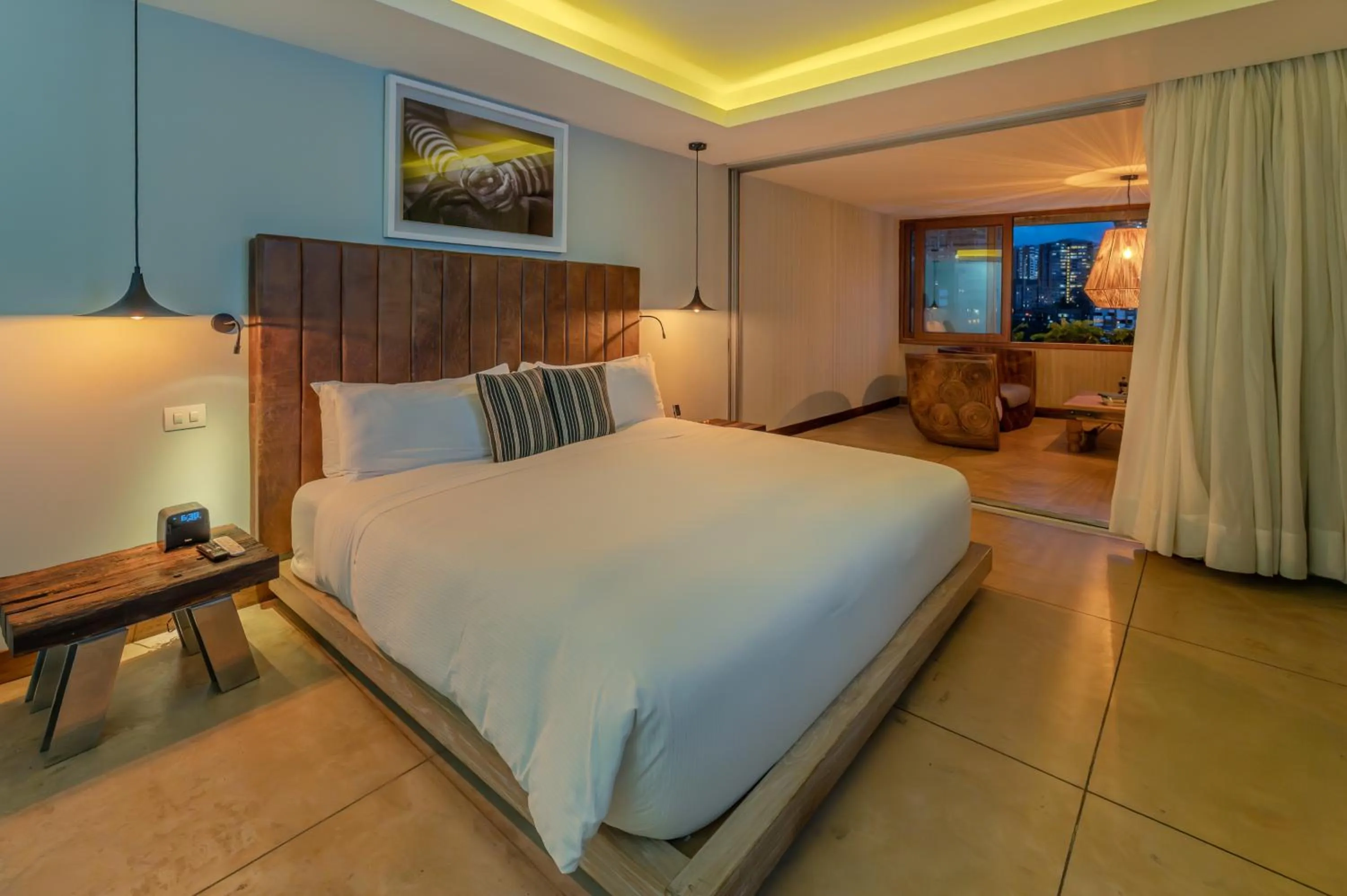 Property building, Bed in The Charlee Hotel