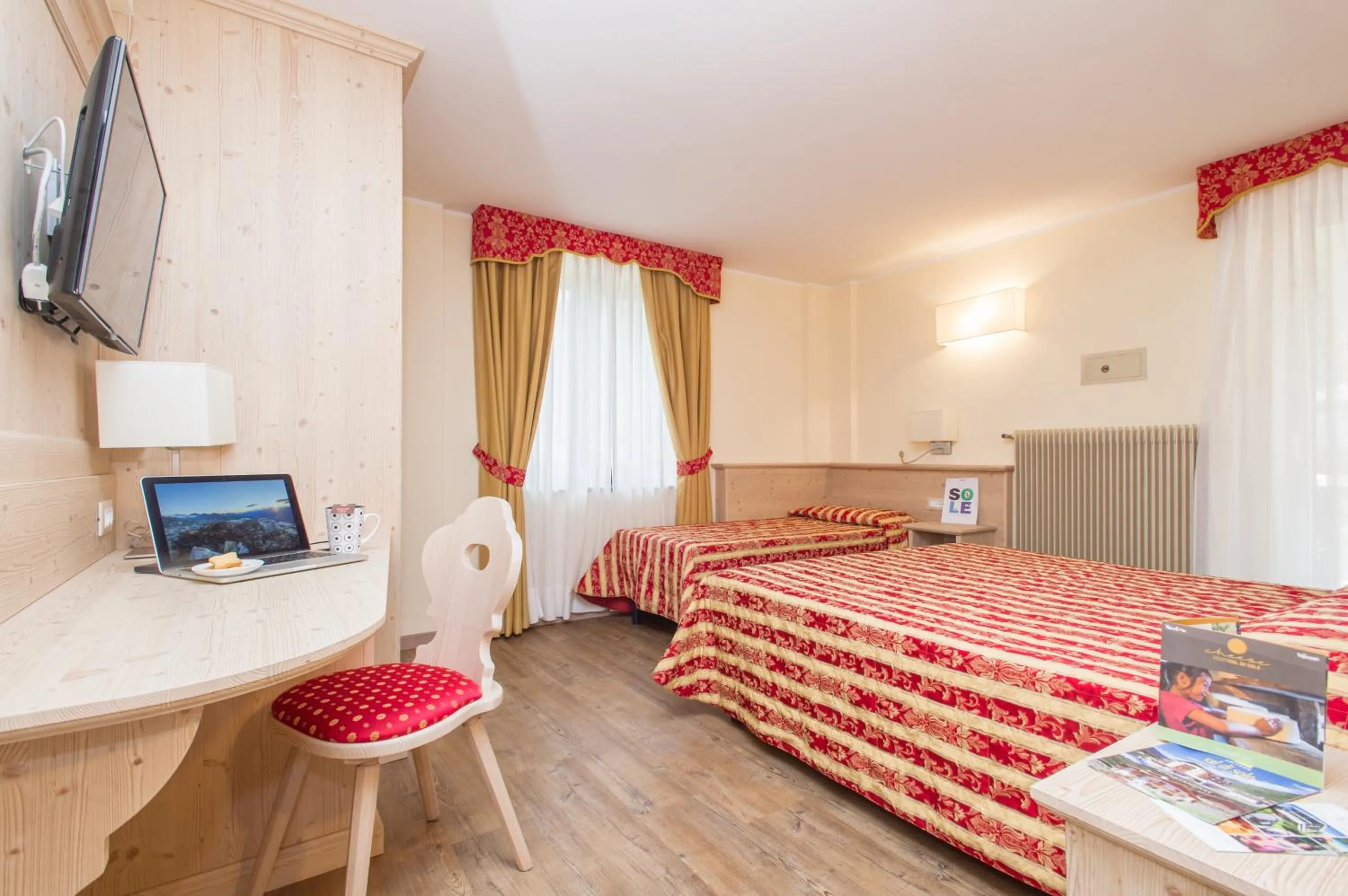 Bedroom, Bed in Hotel Val Di Sole