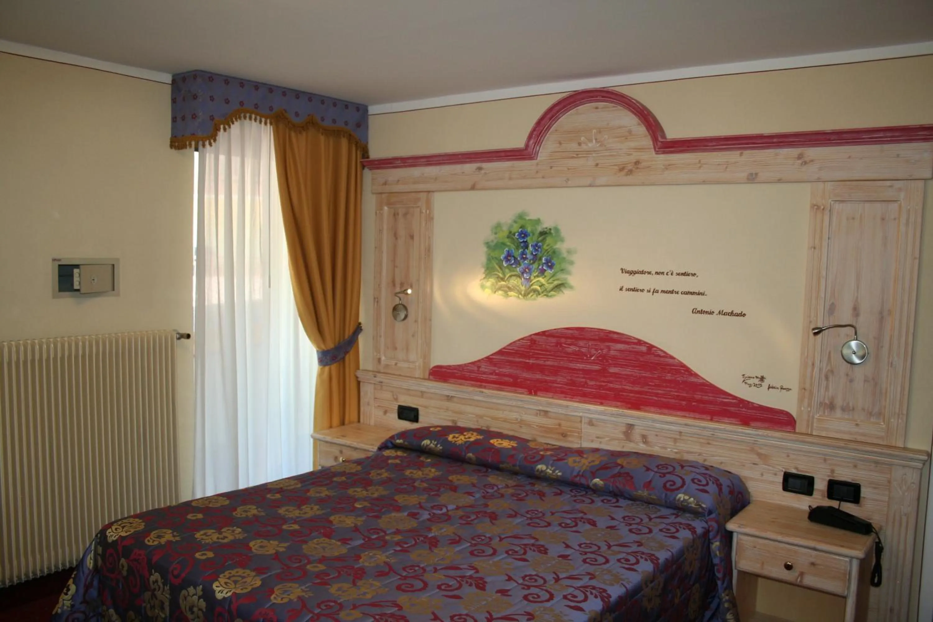 Bedroom, Bed in Hotel Val Di Sole
