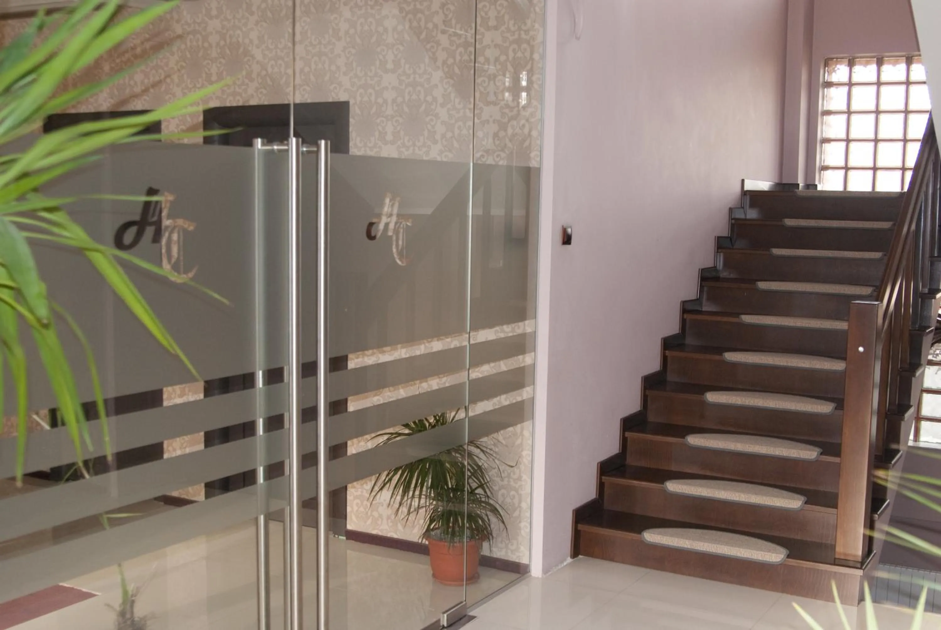 Facade/entrance in Hotel Condor