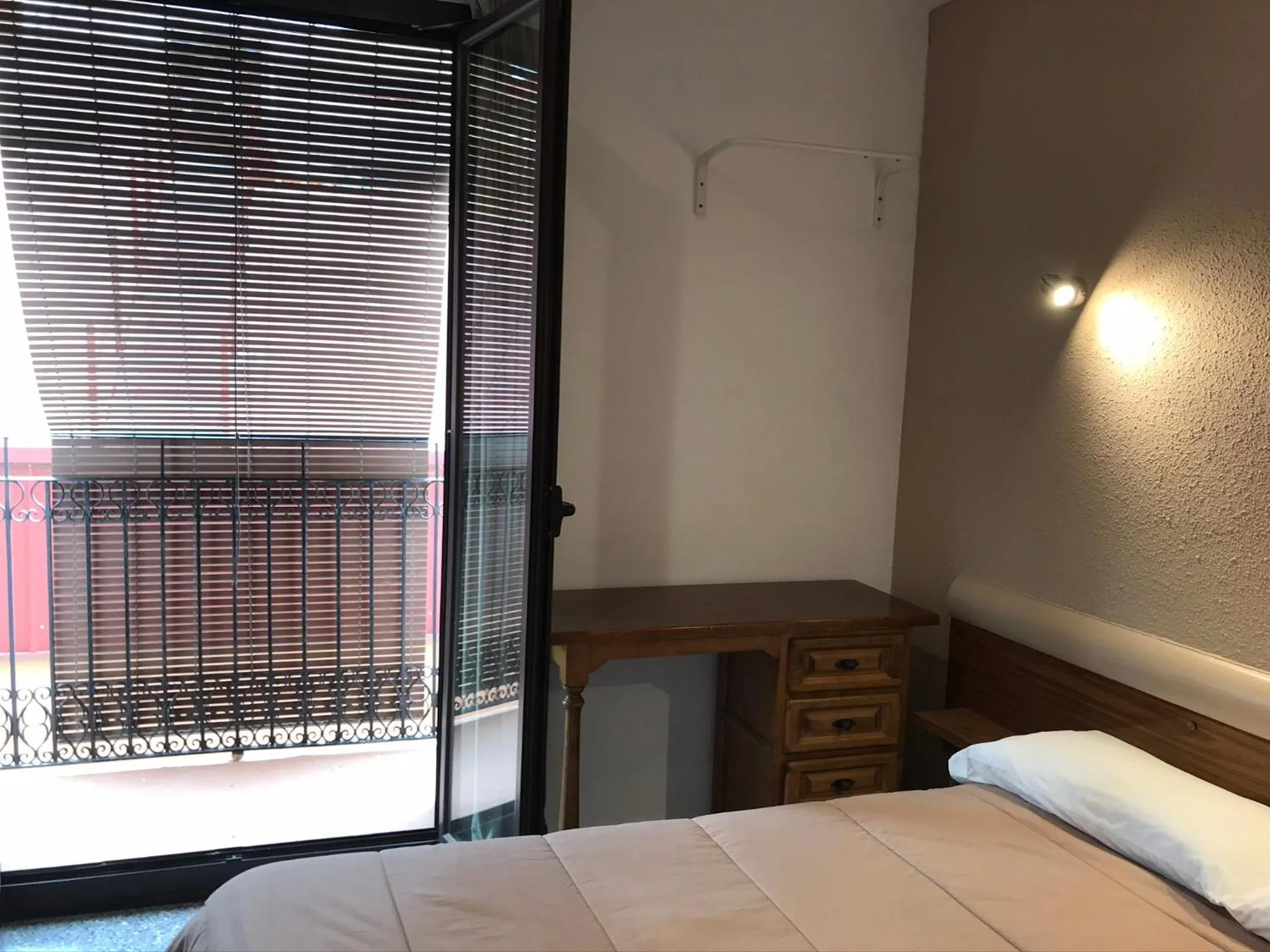 Bed in Hostal Radio Barcelona