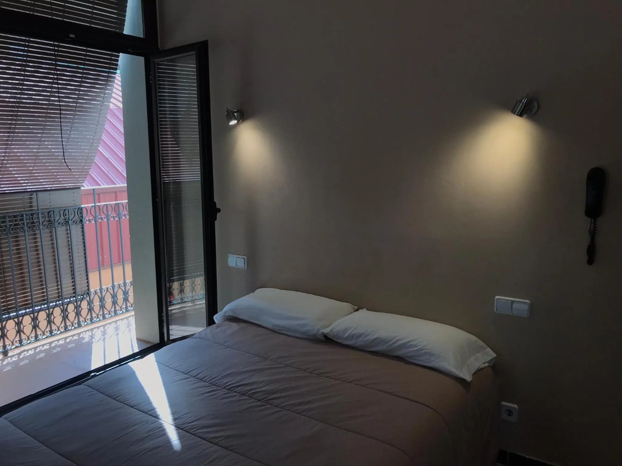 Bed in Hostal Radio Barcelona