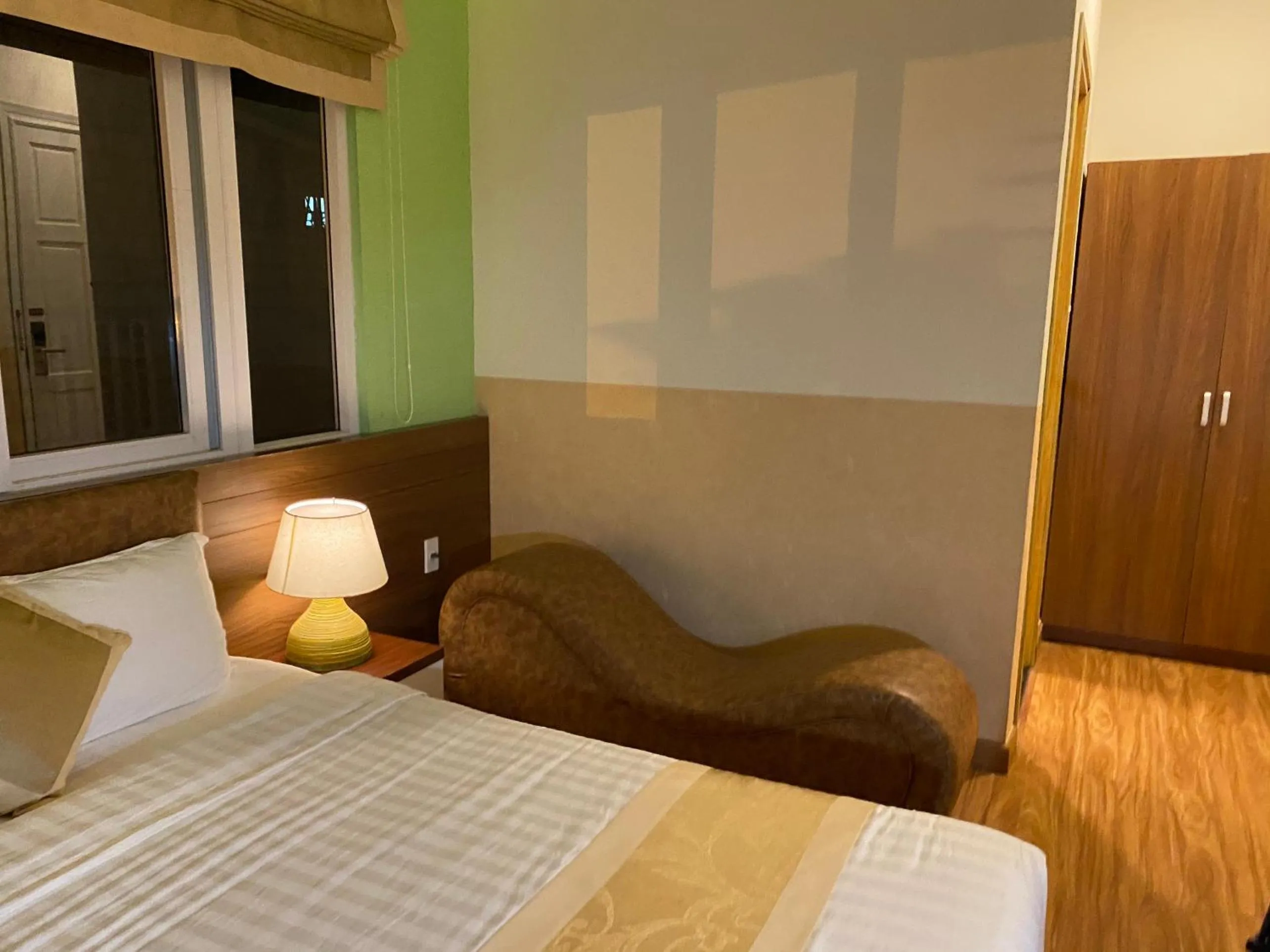 hair dresser, Bed in Duy Vinh Hotel Dalat