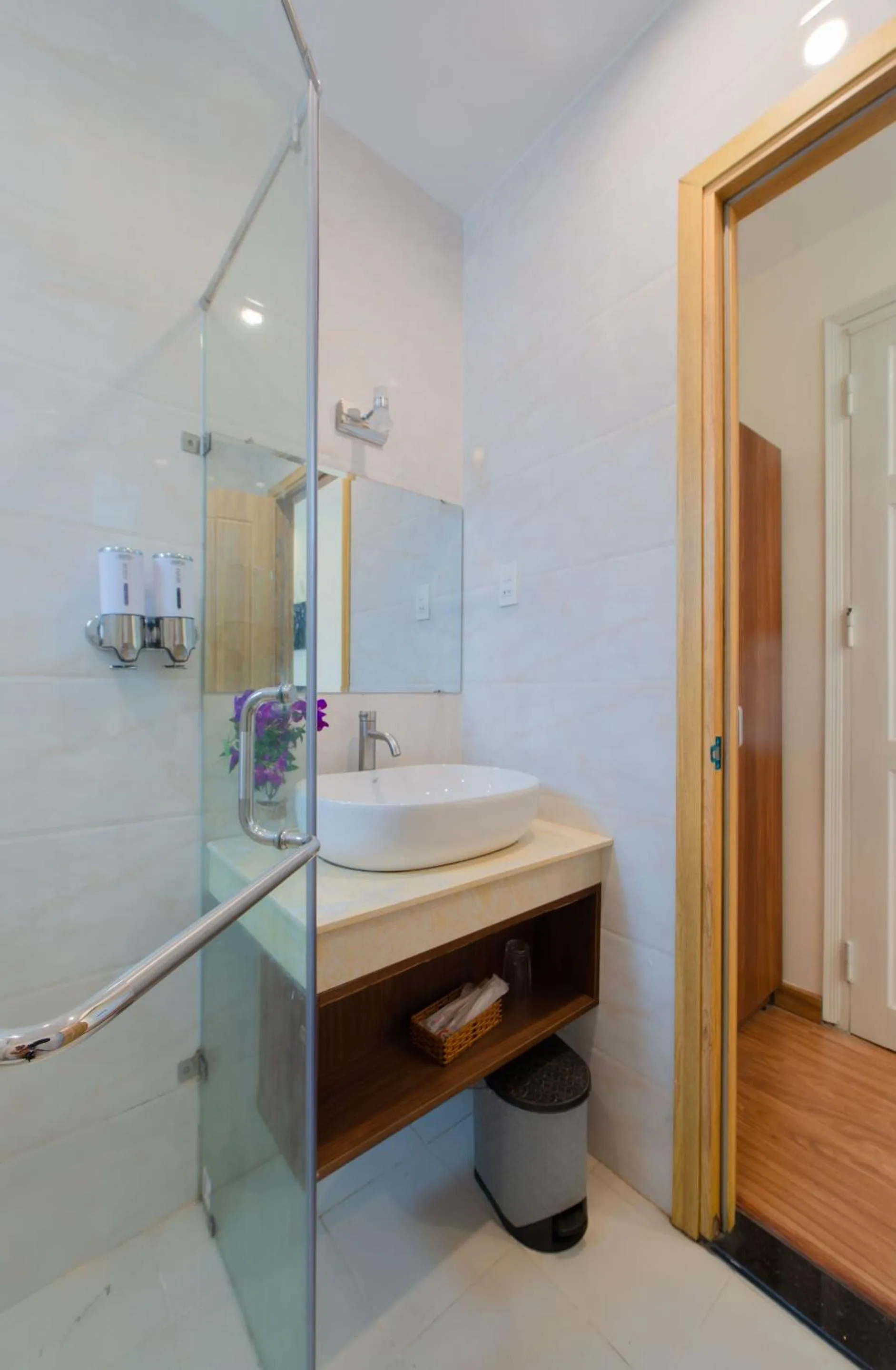 Bathroom in Duy Vinh Hotel Dalat