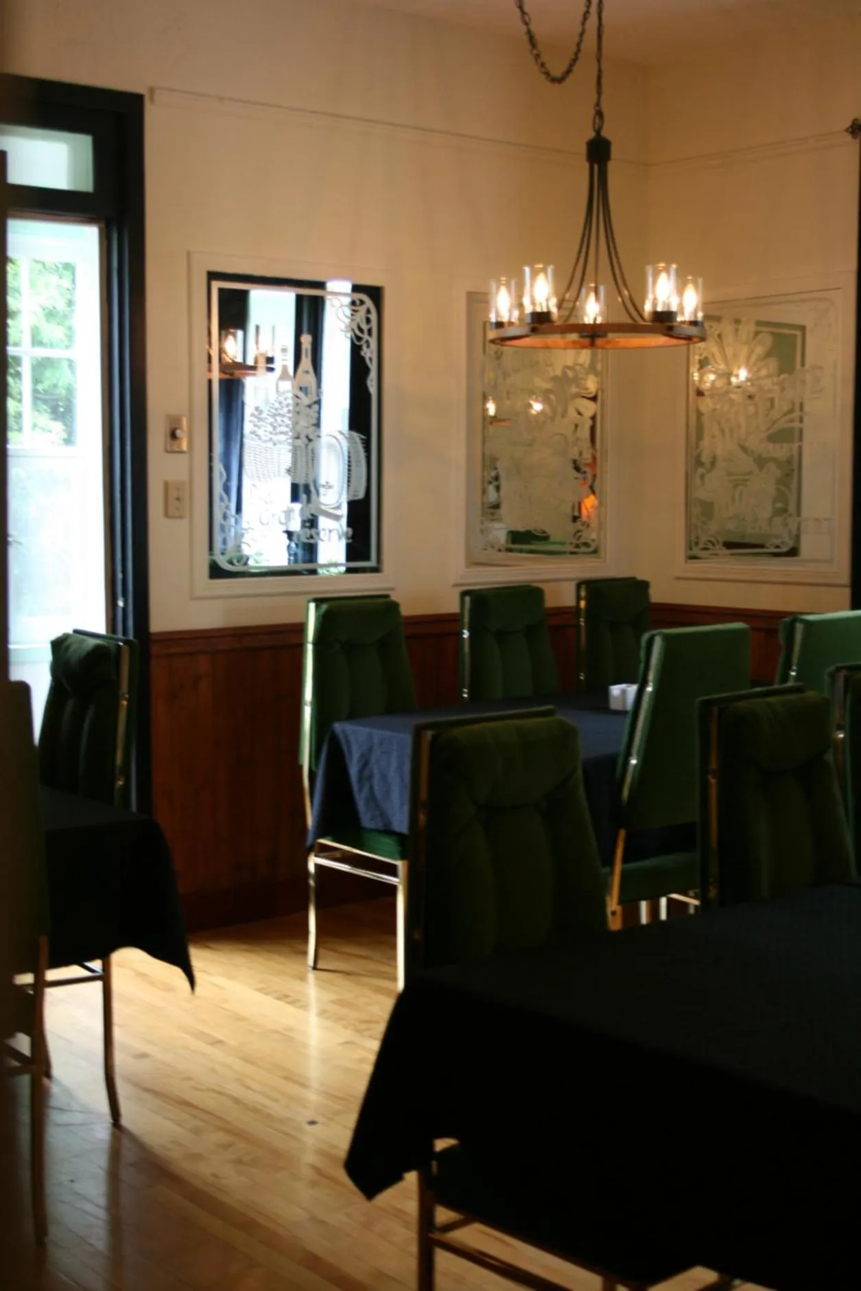 Dining area in Auberge Presbytere Mont Lac-Vert