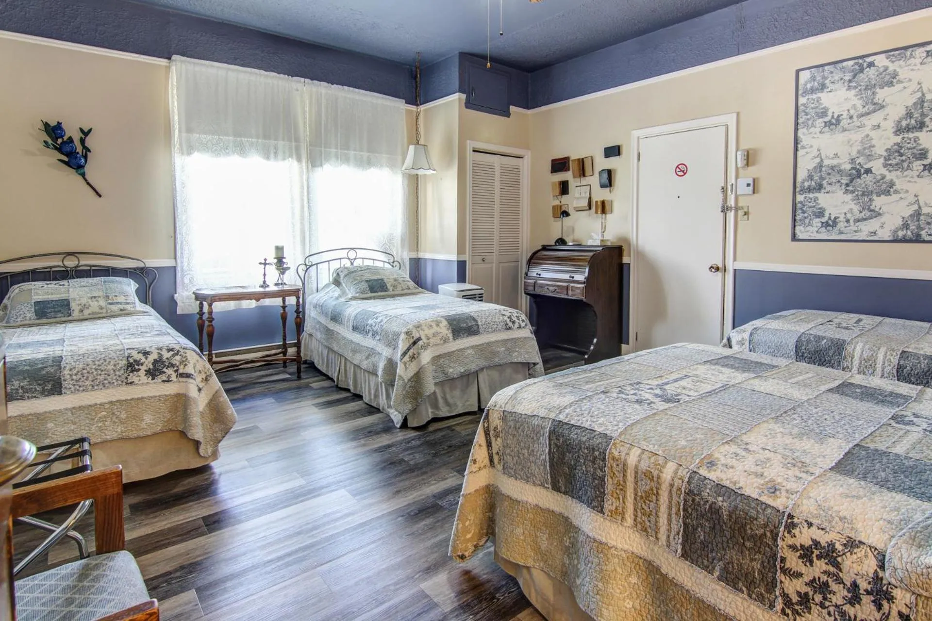 Bed in Auberge Presbytere Mont Lac-Vert