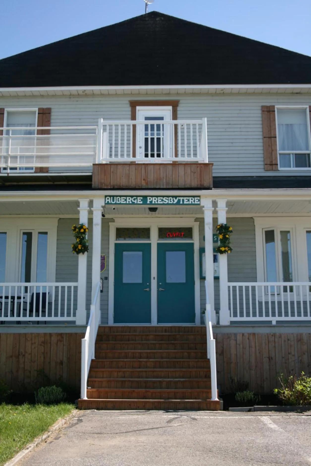 Property building in Auberge Presbytere Mont Lac-Vert