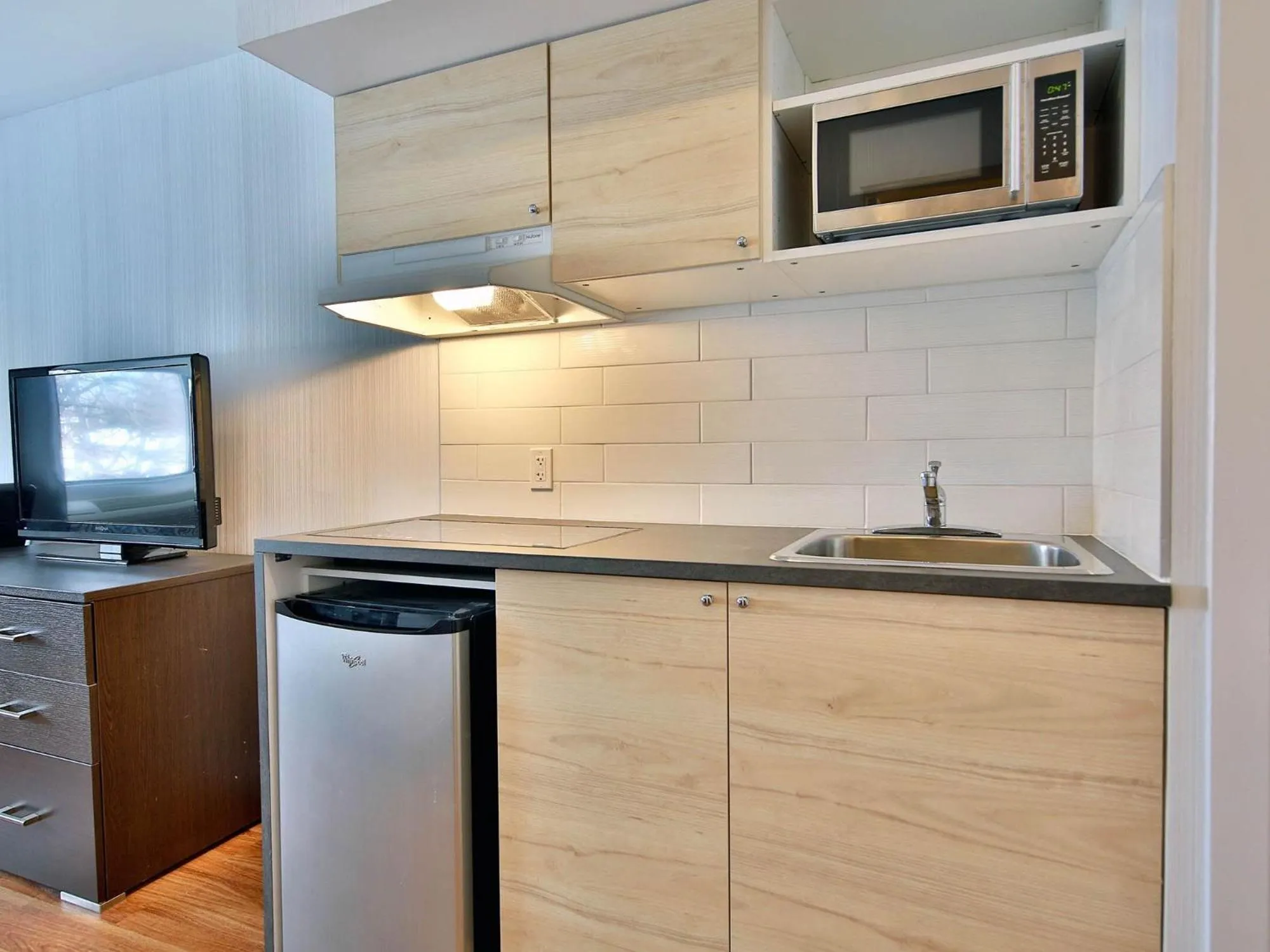 Kitchen or kitchenette in Hotel Newstar Montréal