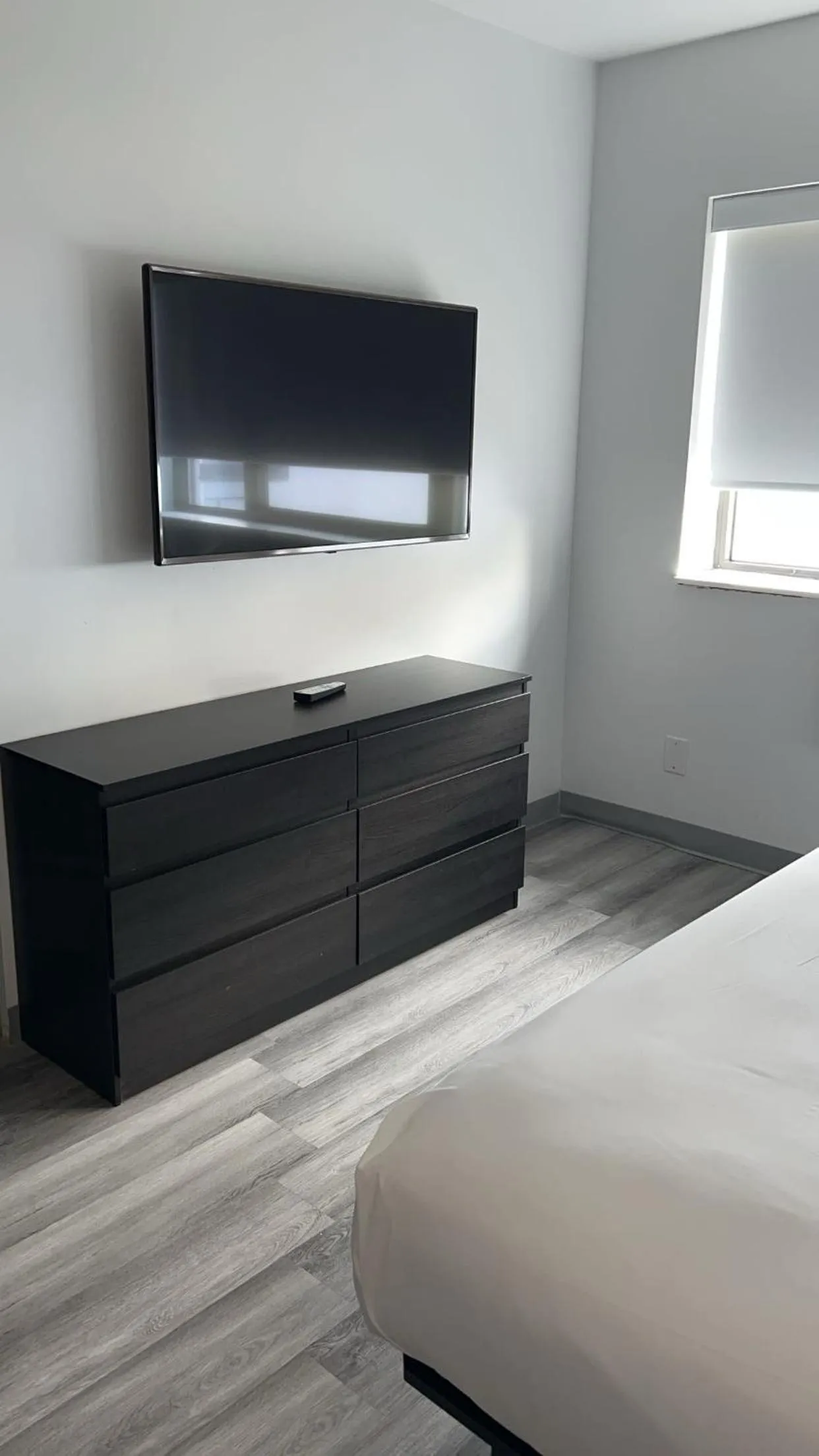 Bedroom, Bed in Hotel Newstar Montréal