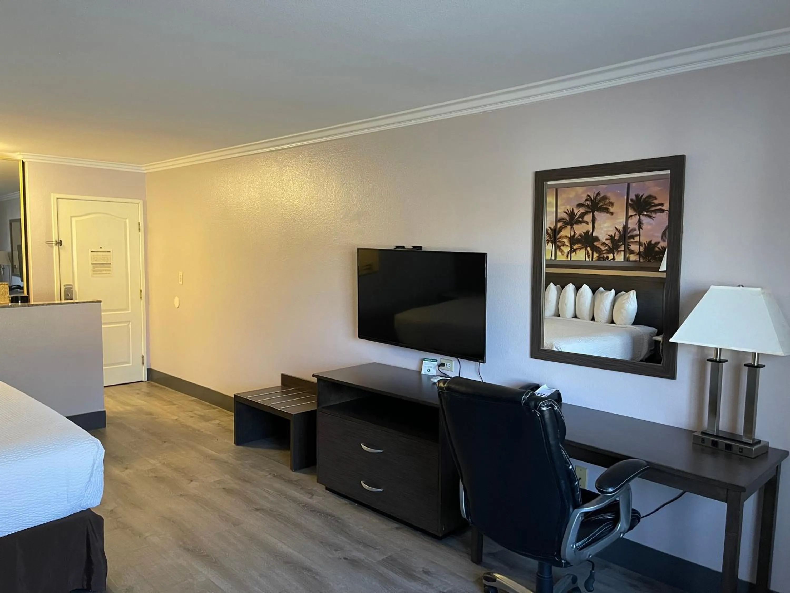 Bed in Days Inn by Wyndham Indio