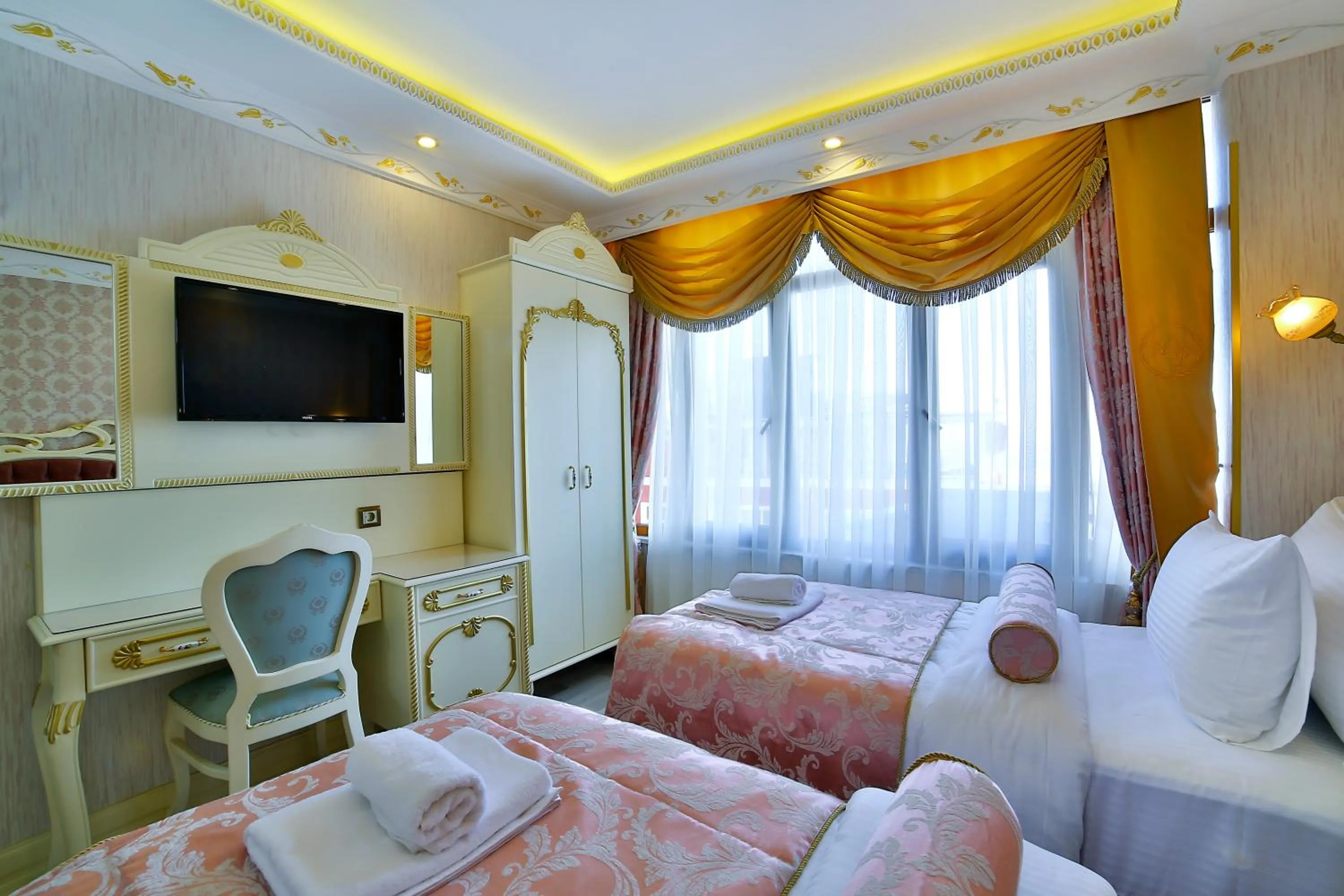 Photo of the whole room, Bed in Nayla Palace Hotel-Special Category