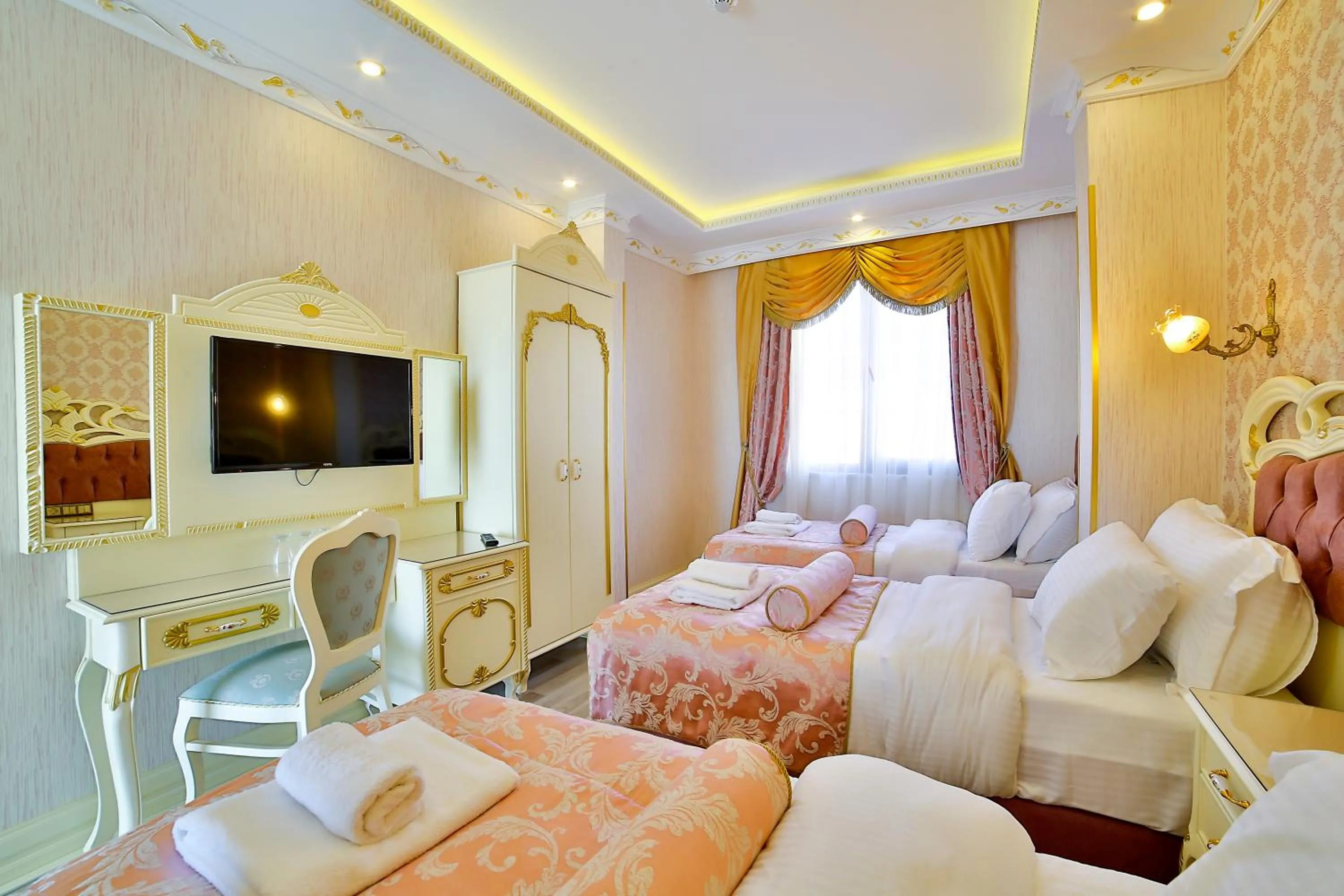 Photo of the whole room, Bed in Nayla Palace Hotel-Special Category
