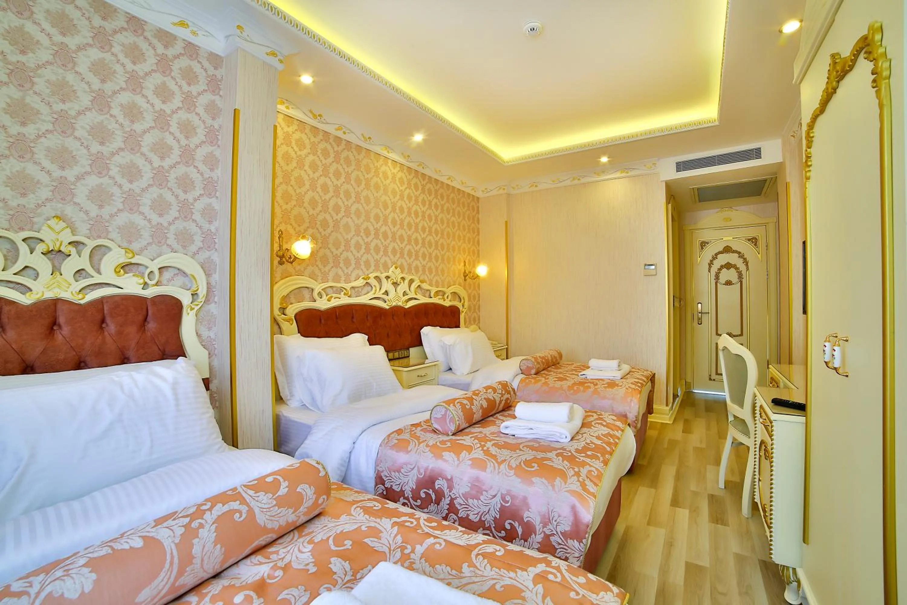 Photo of the whole room, Bed in Nayla Palace Hotel-Special Category