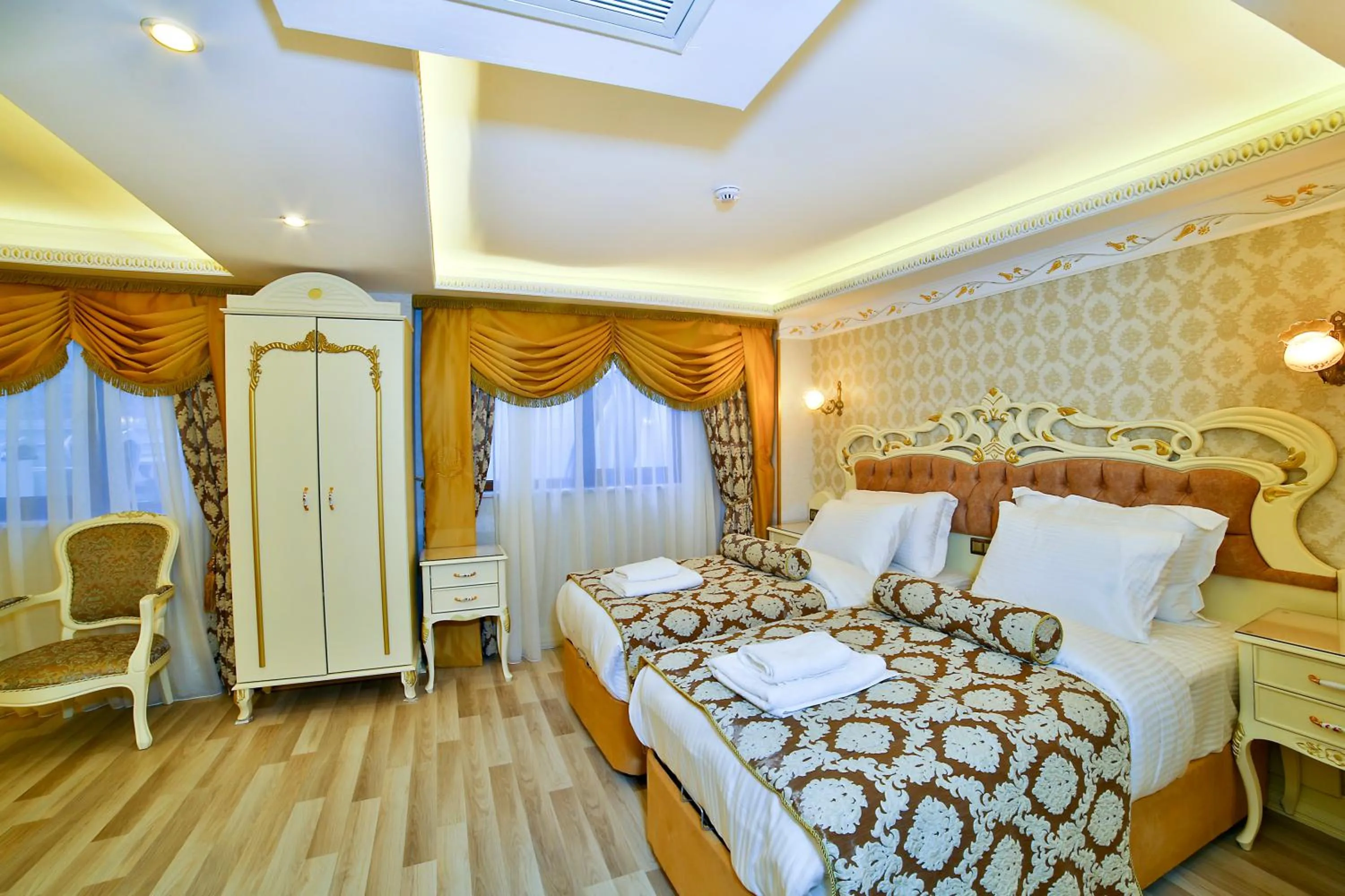 Photo of the whole room, Bed in Nayla Palace Hotel-Special Category