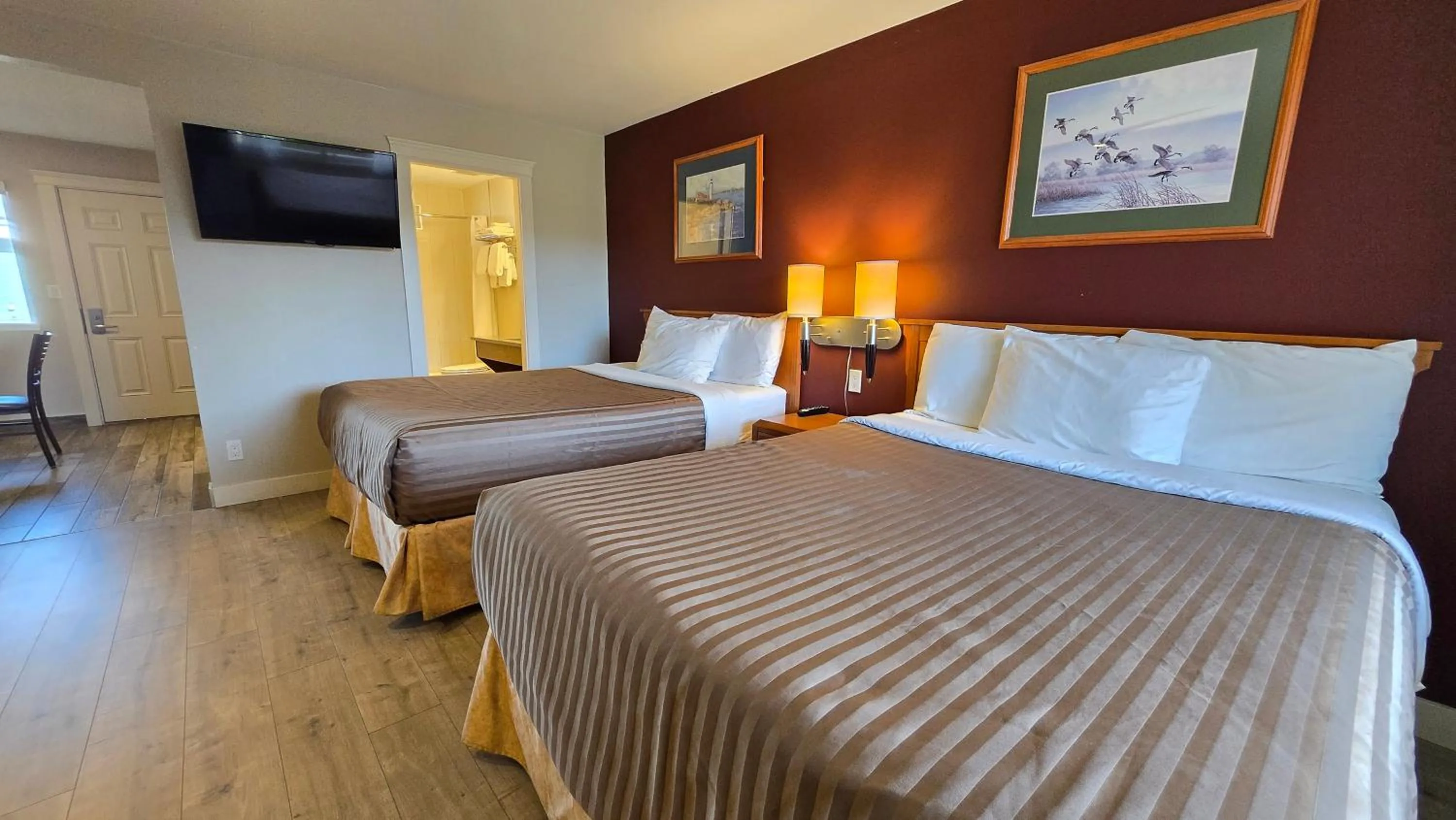 Bed in Sahara Courtyard Inn & Suites Osoyoos