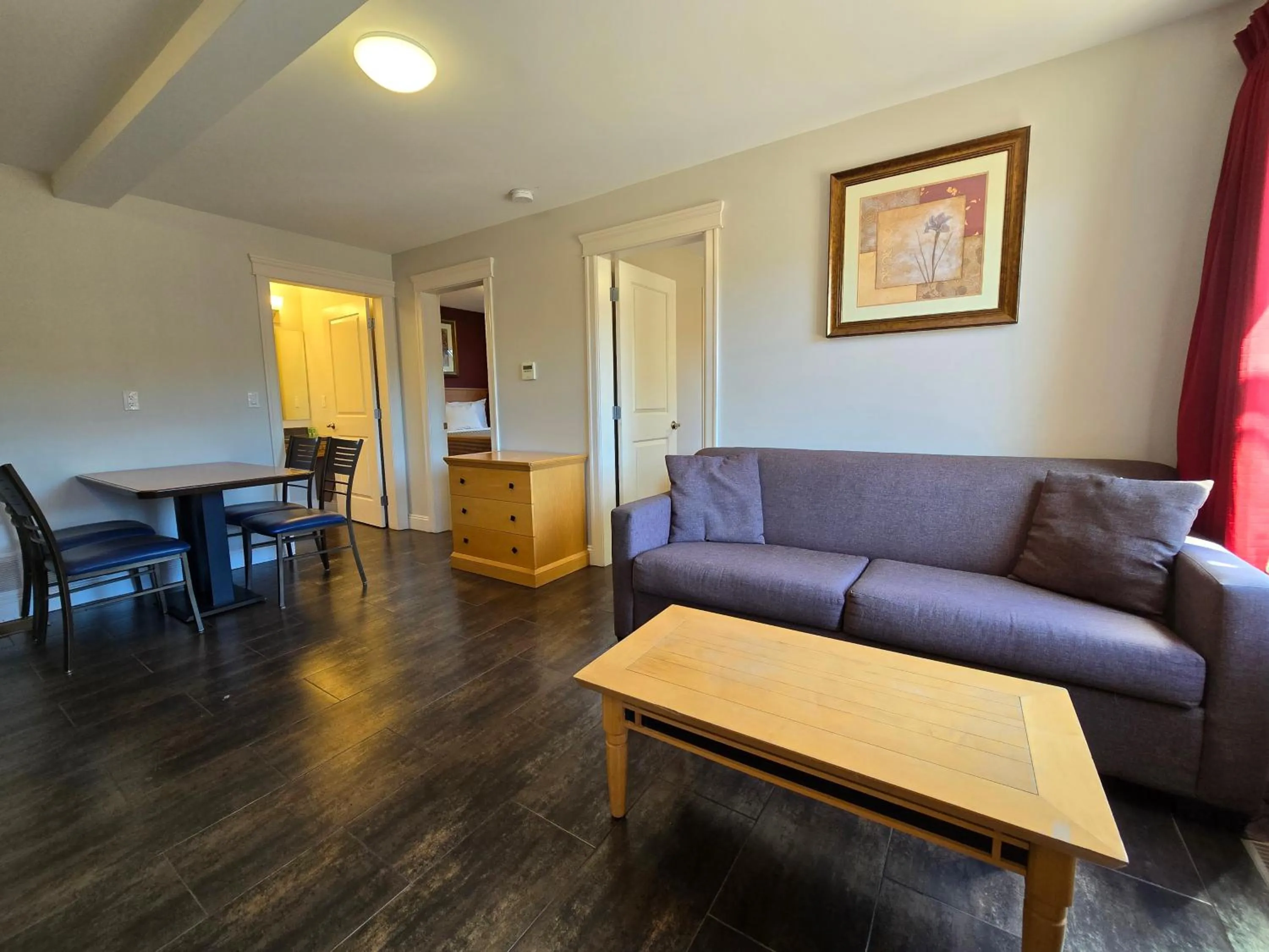 Sahara Courtyard Inn & Suites Osoyoos