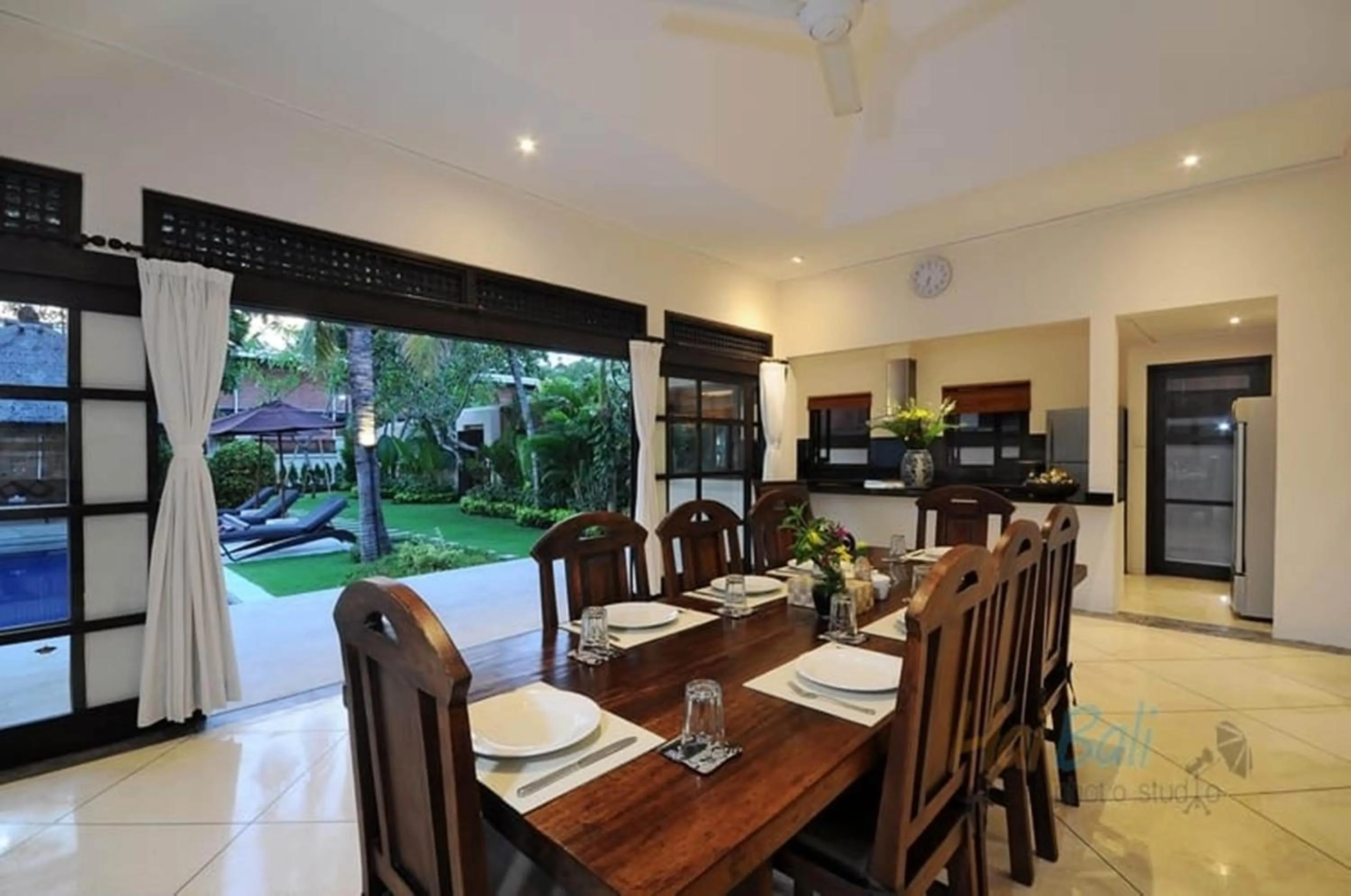 Restaurant/places to eat in Villa Seminyak William