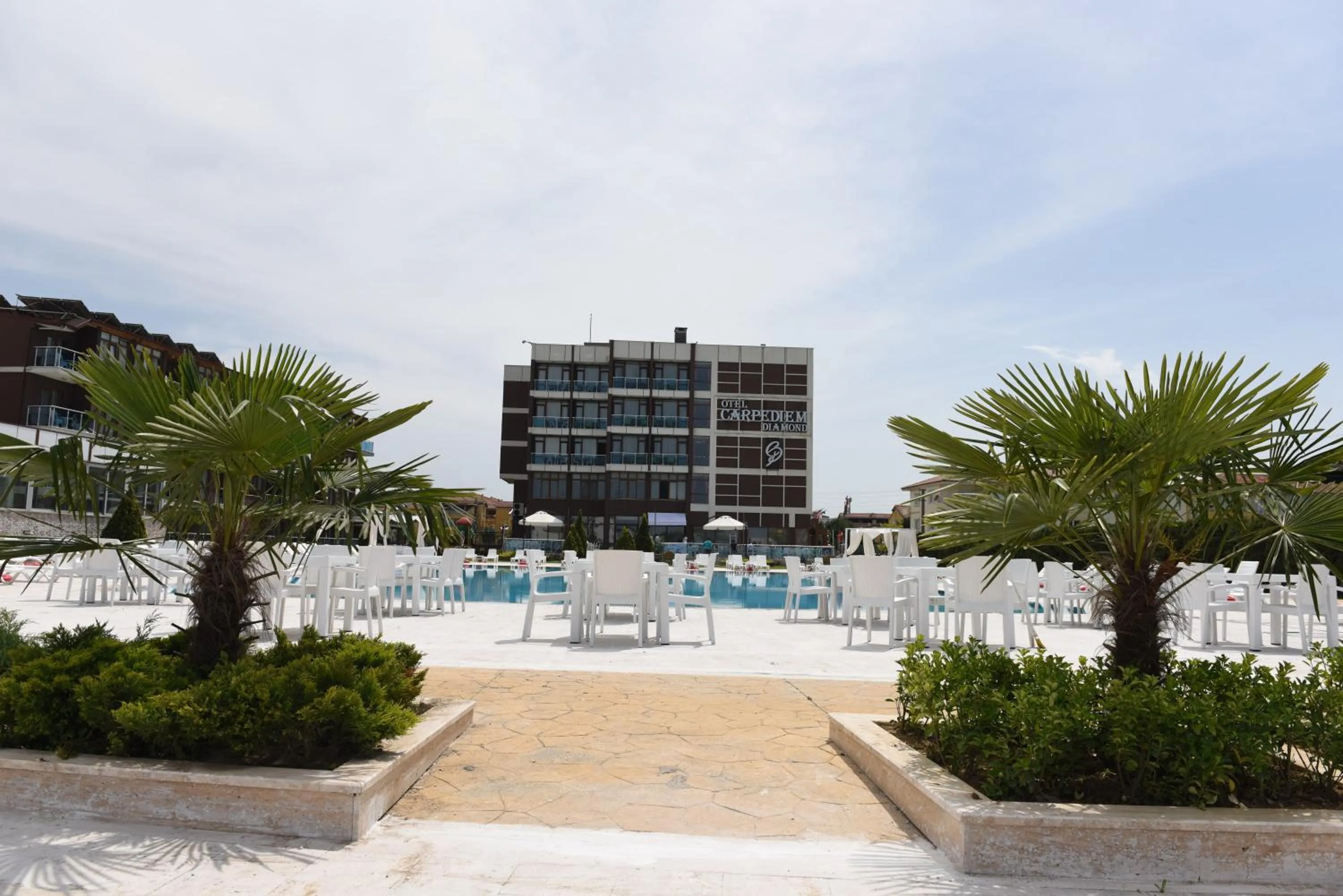 Garden in Carpediem Diamond Hotel