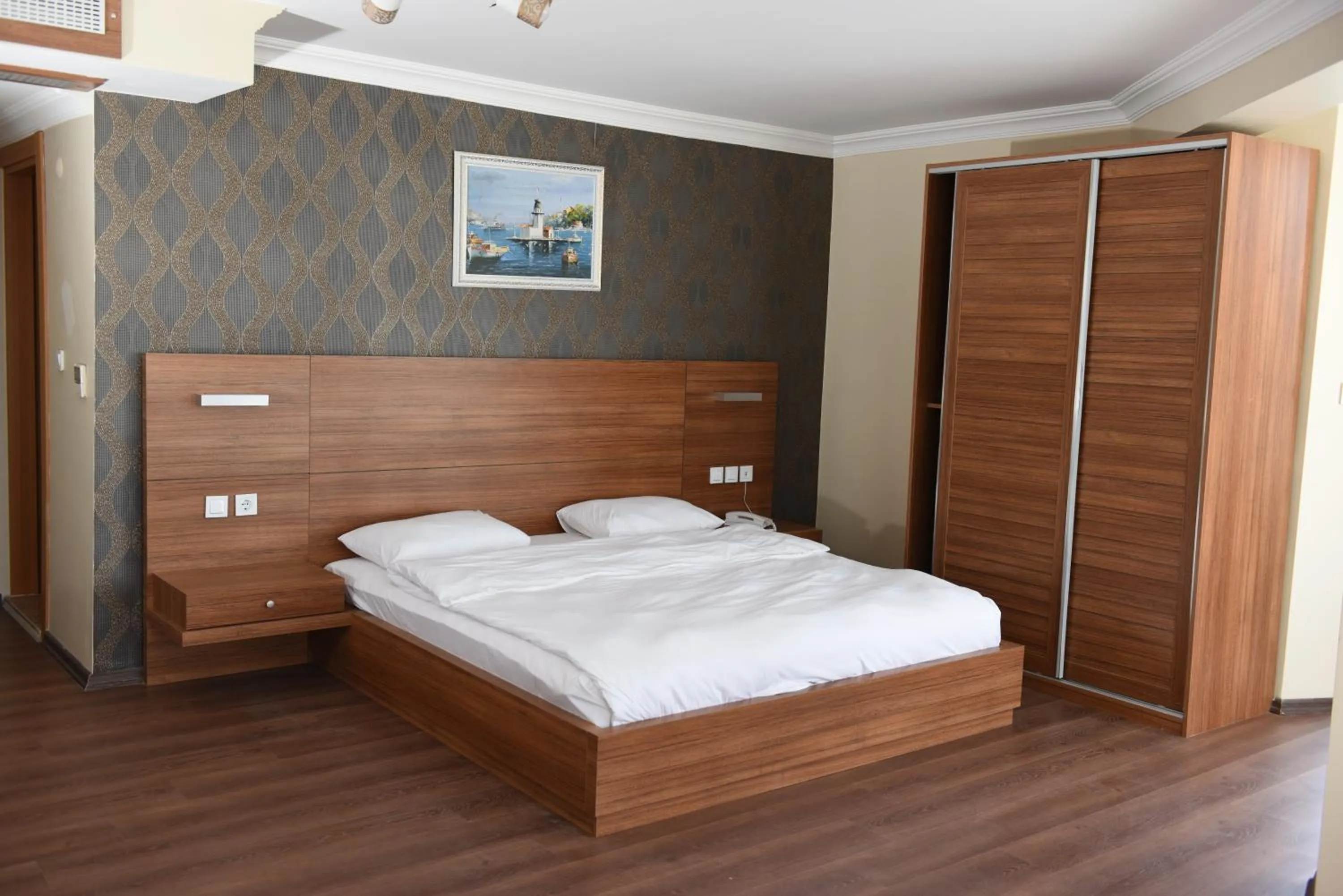 Bedroom, Bed in Carpediem Diamond Hotel