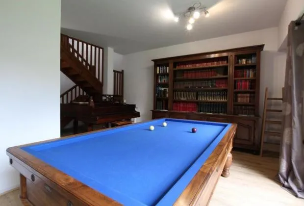 Library in LES CHAMBRES DU GAVE D'OSSAU