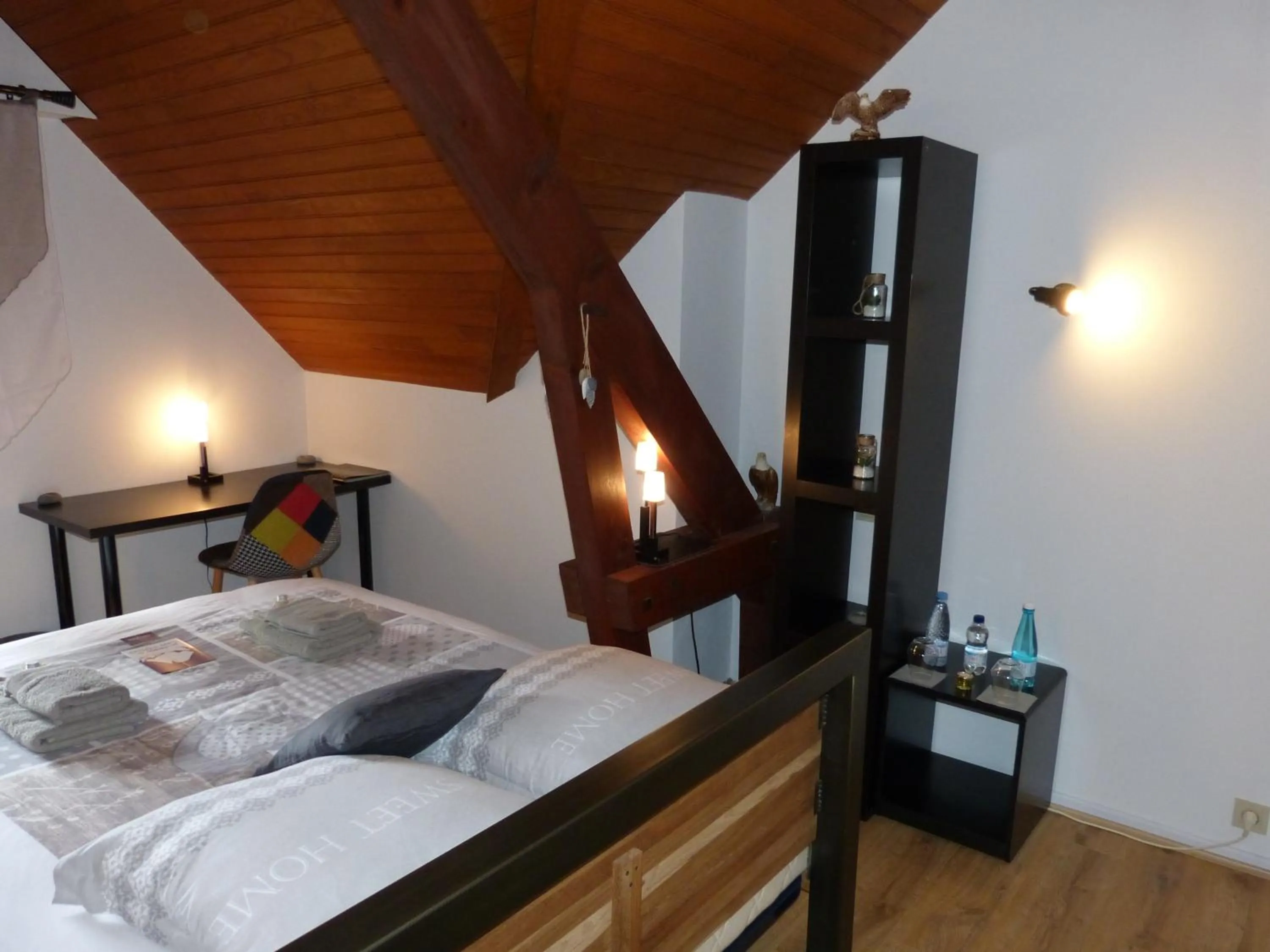 Photo of the whole room, Bed in LES CHAMBRES DU GAVE D'OSSAU