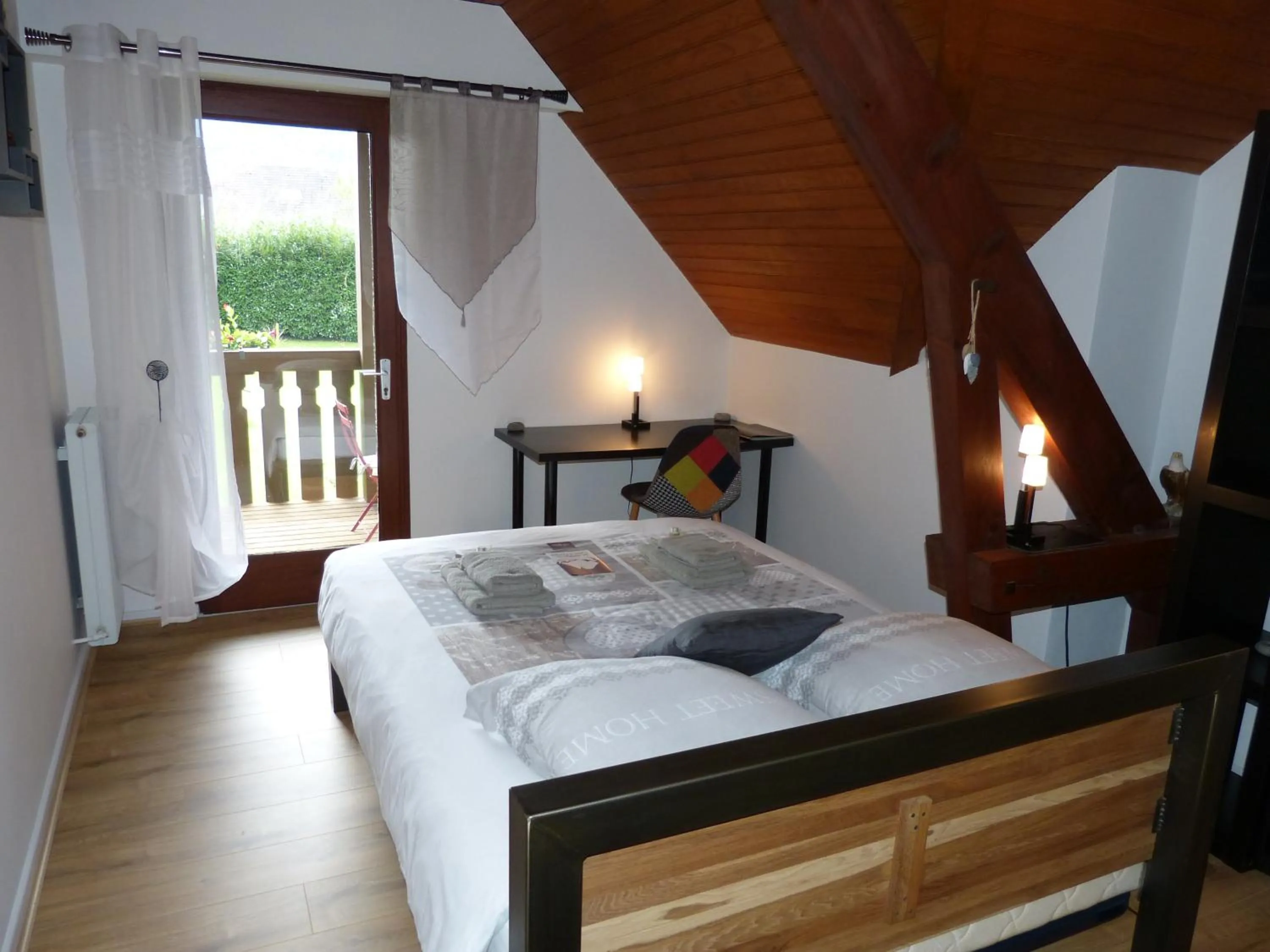 Bedroom, Bed in LES CHAMBRES DU GAVE D'OSSAU