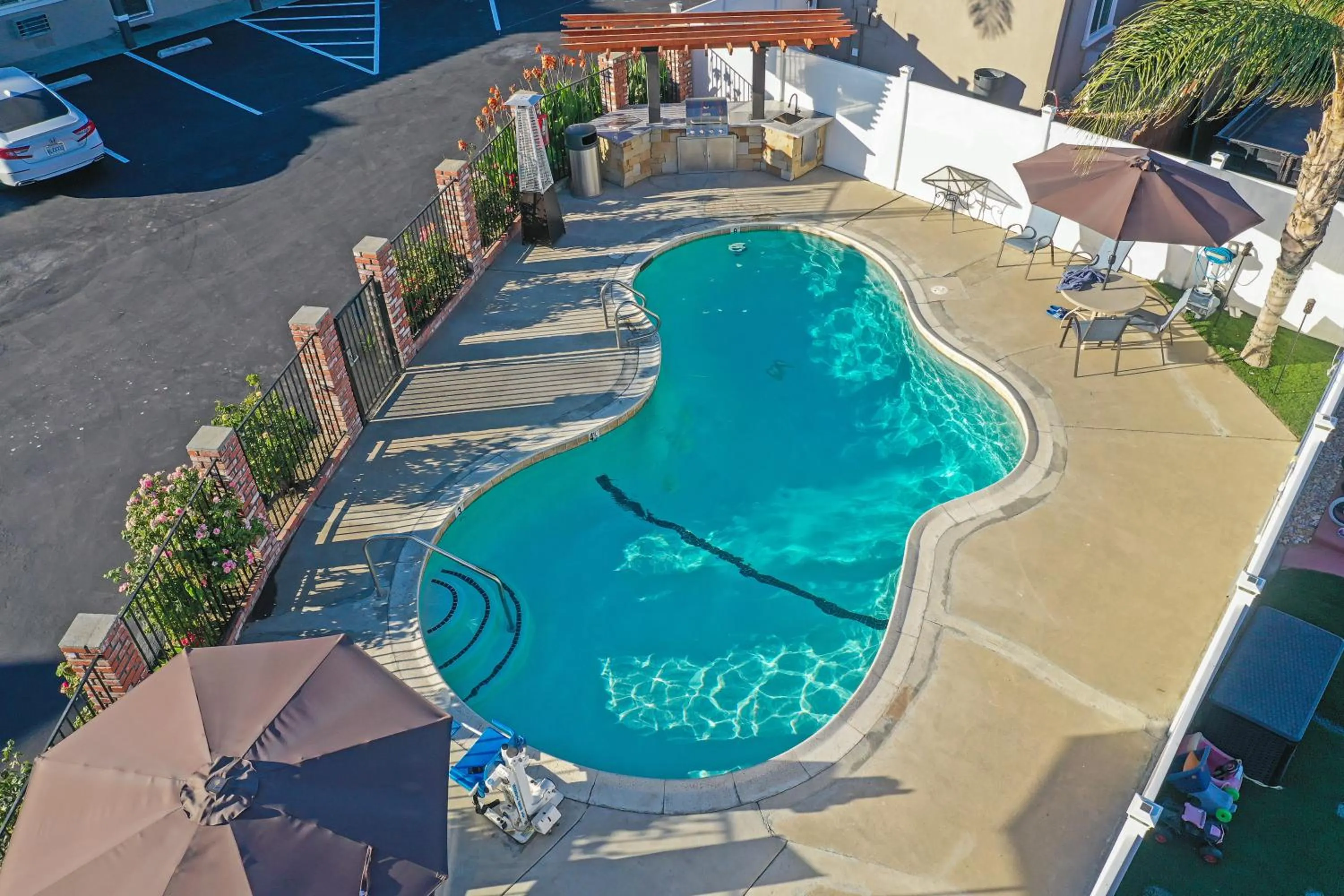 Traveler's Inn Williams, CA Modern Renovated Hotel