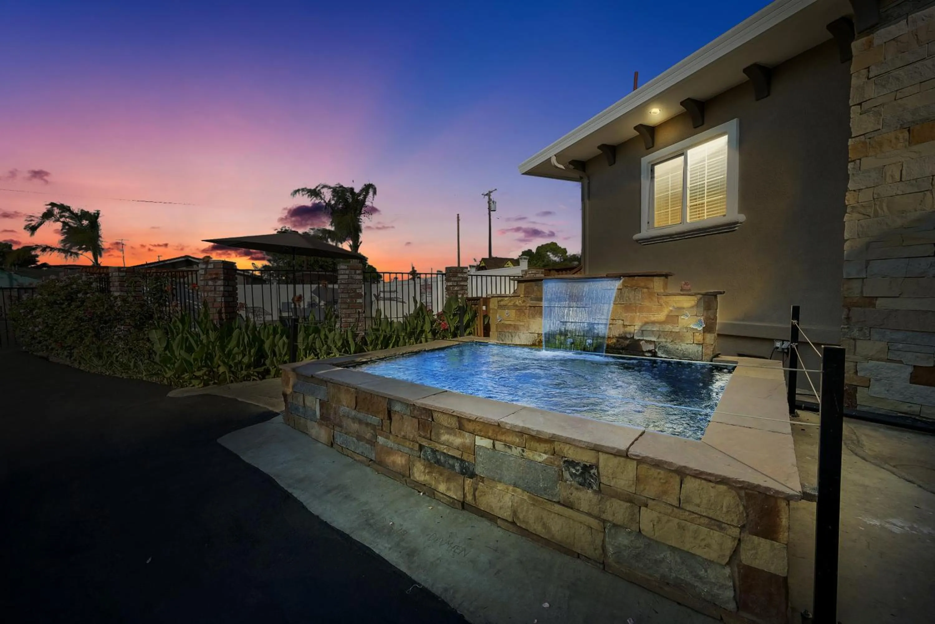 Traveler's Inn Williams, CA Modern Renovated Hotel