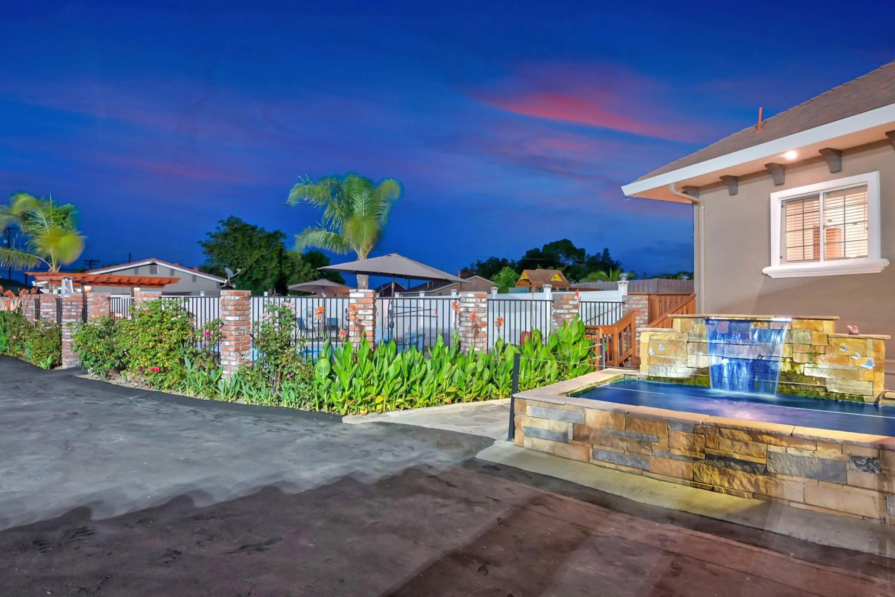 Traveler's Inn Williams, CA Modern Renovated Hotel