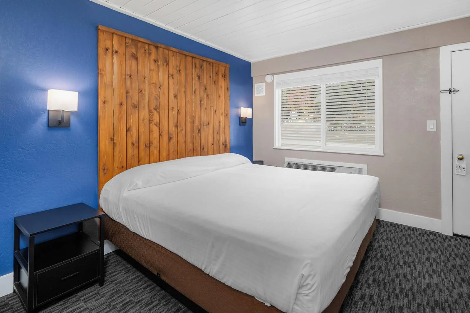 Bed in The Inn at Boatworks, Lake Tahoe