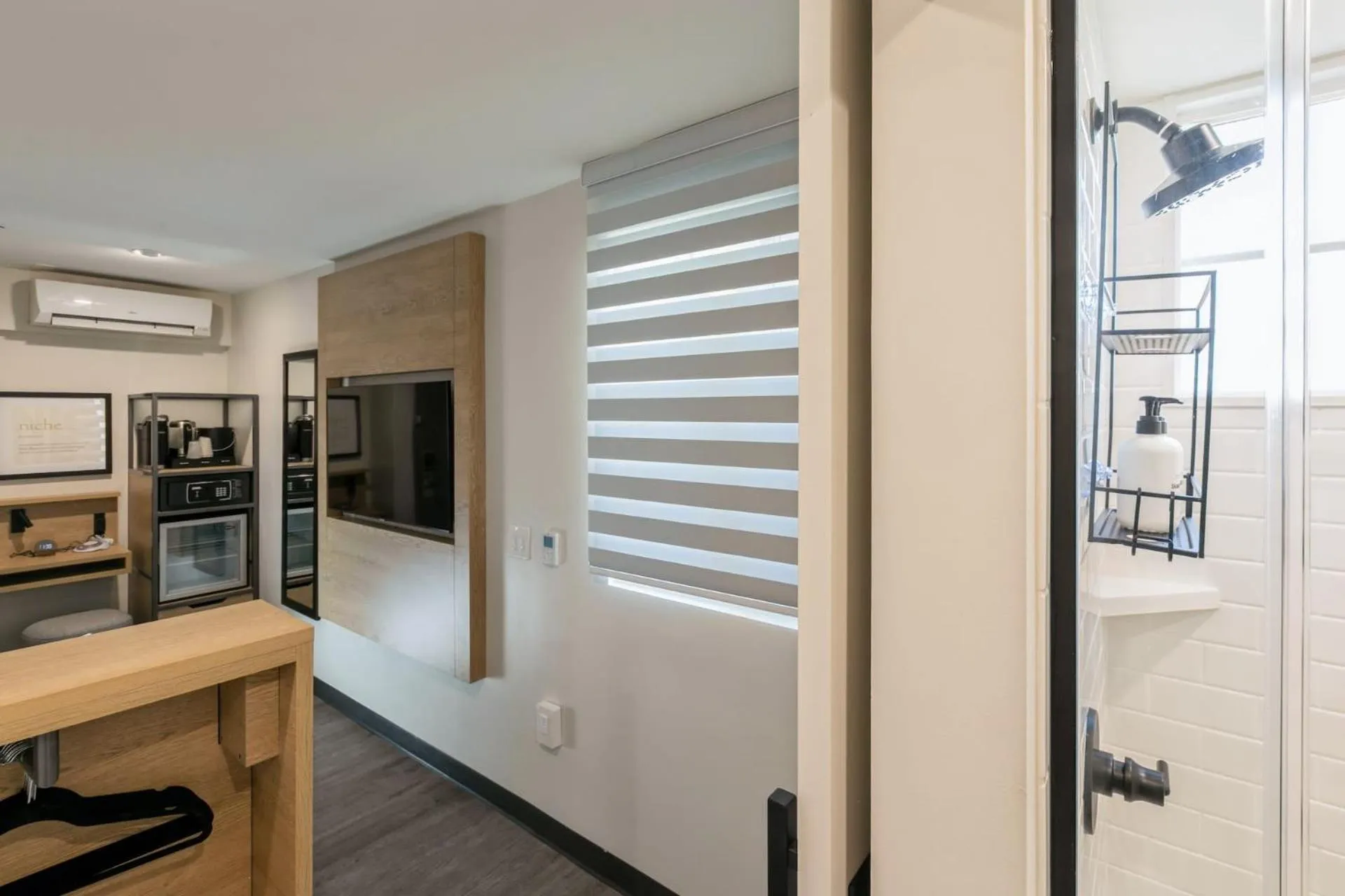 Property building in Kasa Niche Hotel Redwood City