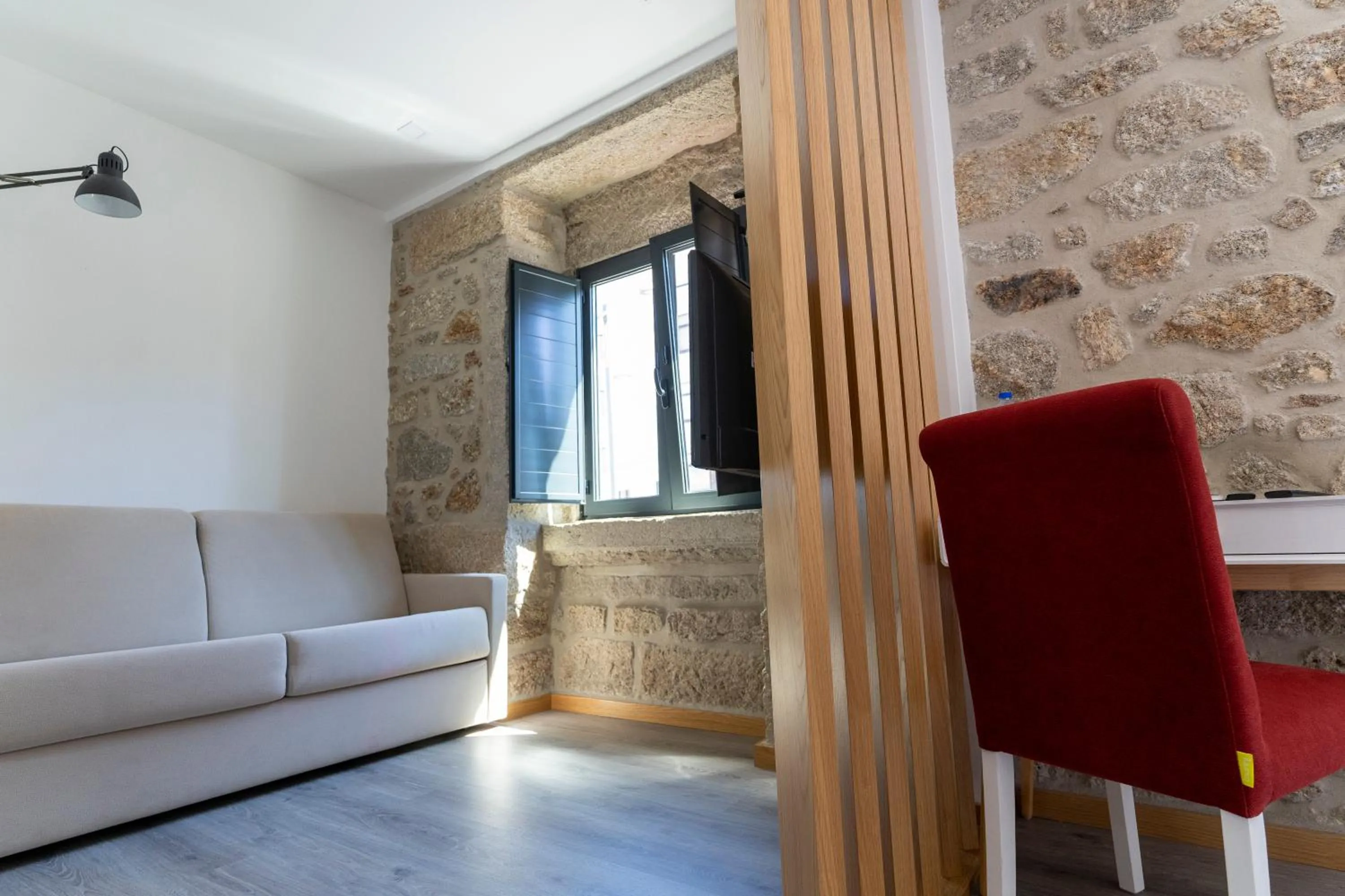 Bedroom in ALOJAMENTO GIRASSOL - Guest House - Quarto com casa de banho privativa