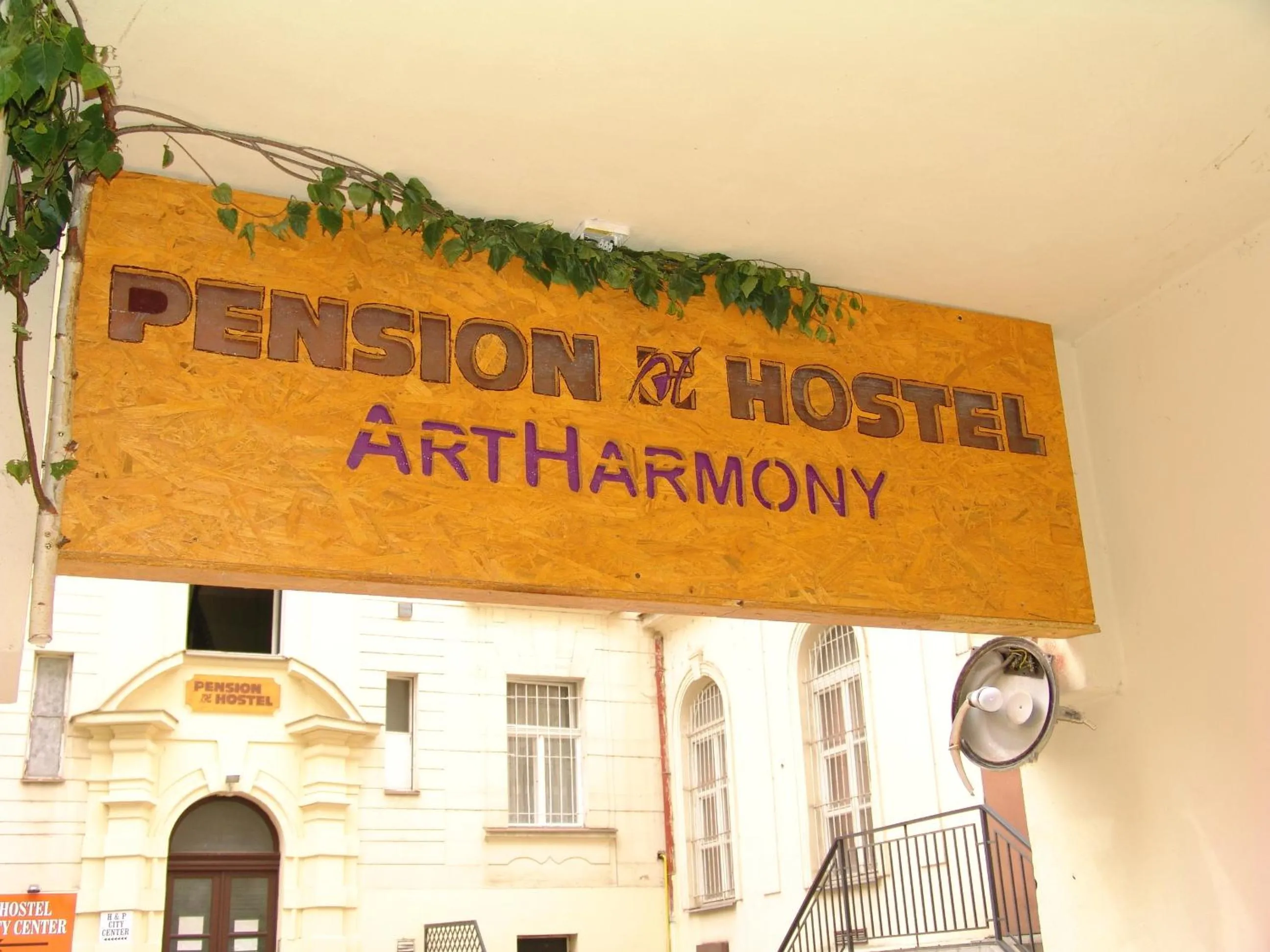 Logo/Certificate/Sign in ARTHARMONY Pension & Hostel