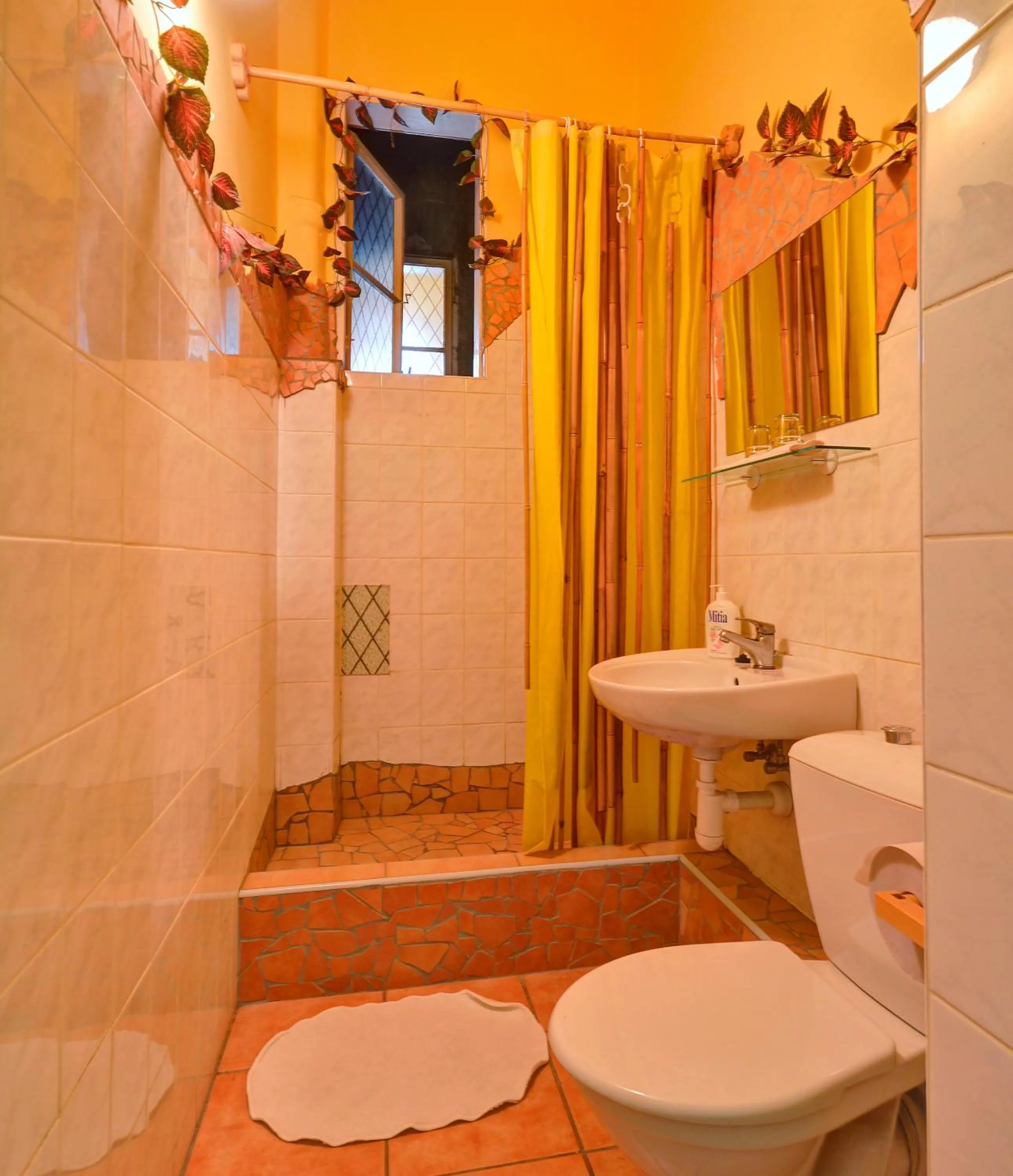 Bathroom in ARTHARMONY Pension & Hostel