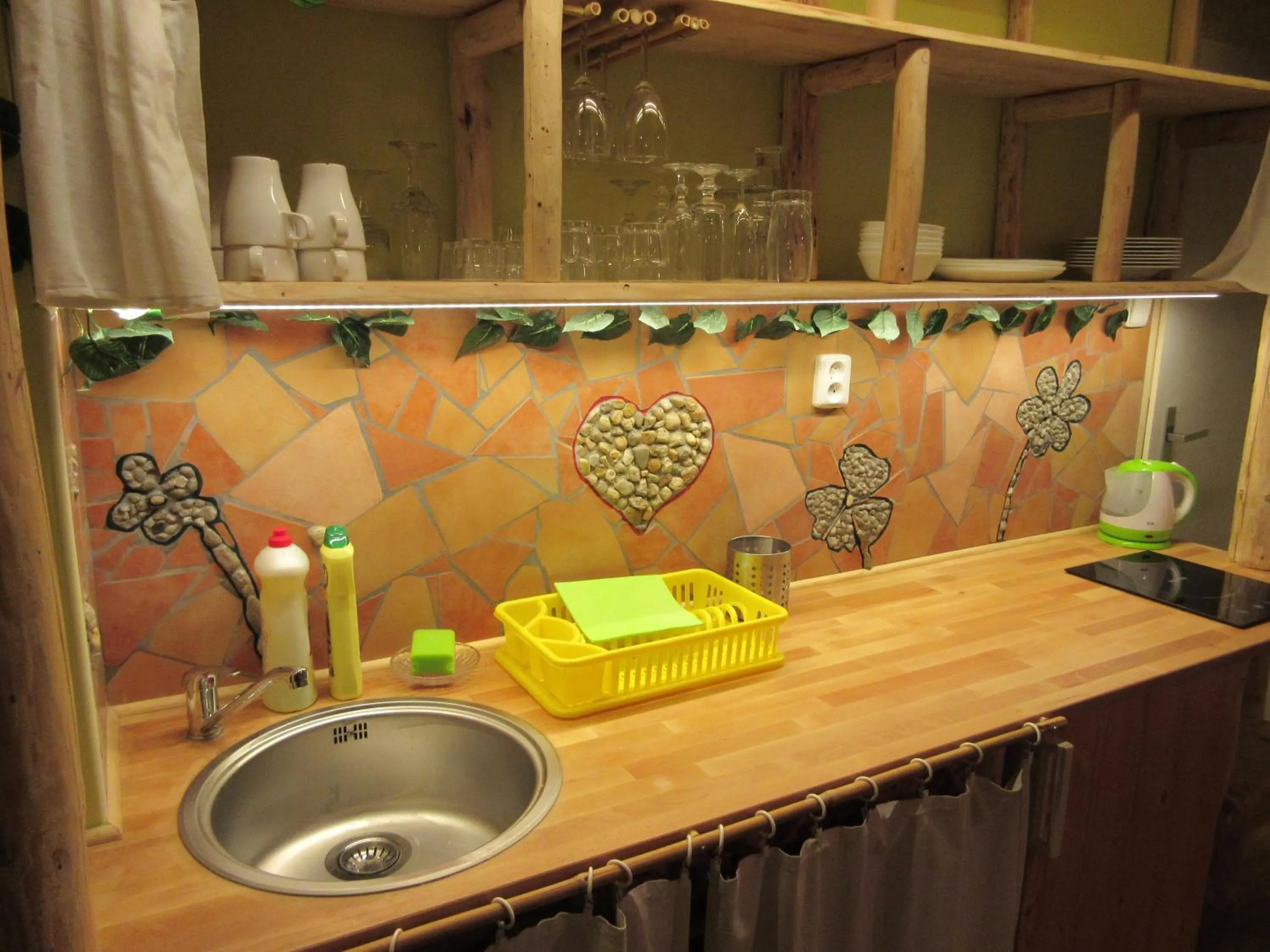 Kitchen or kitchenette in ARTHARMONY Pension & Hostel