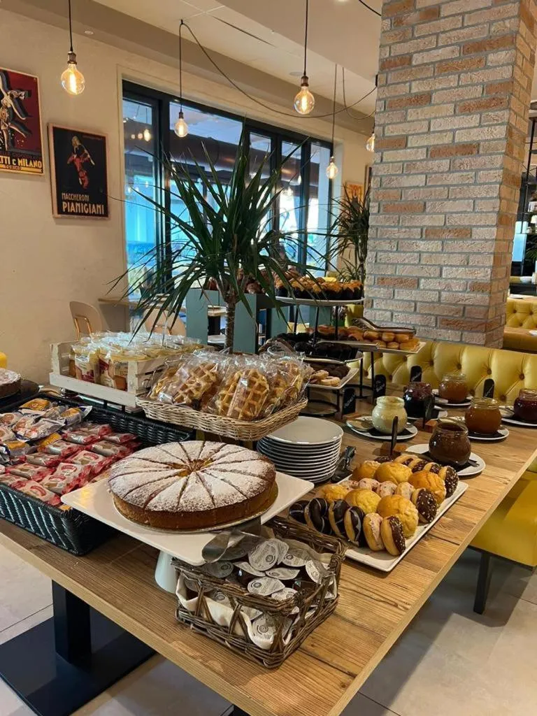 Breakfast in Hotel Danieli