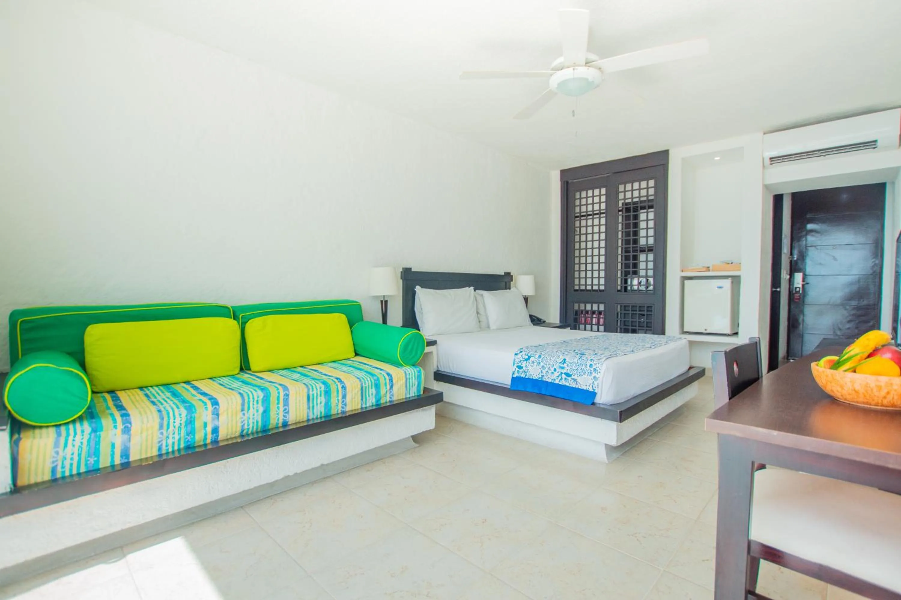Photo of the whole room, Bed in Tamaca Beach Resort