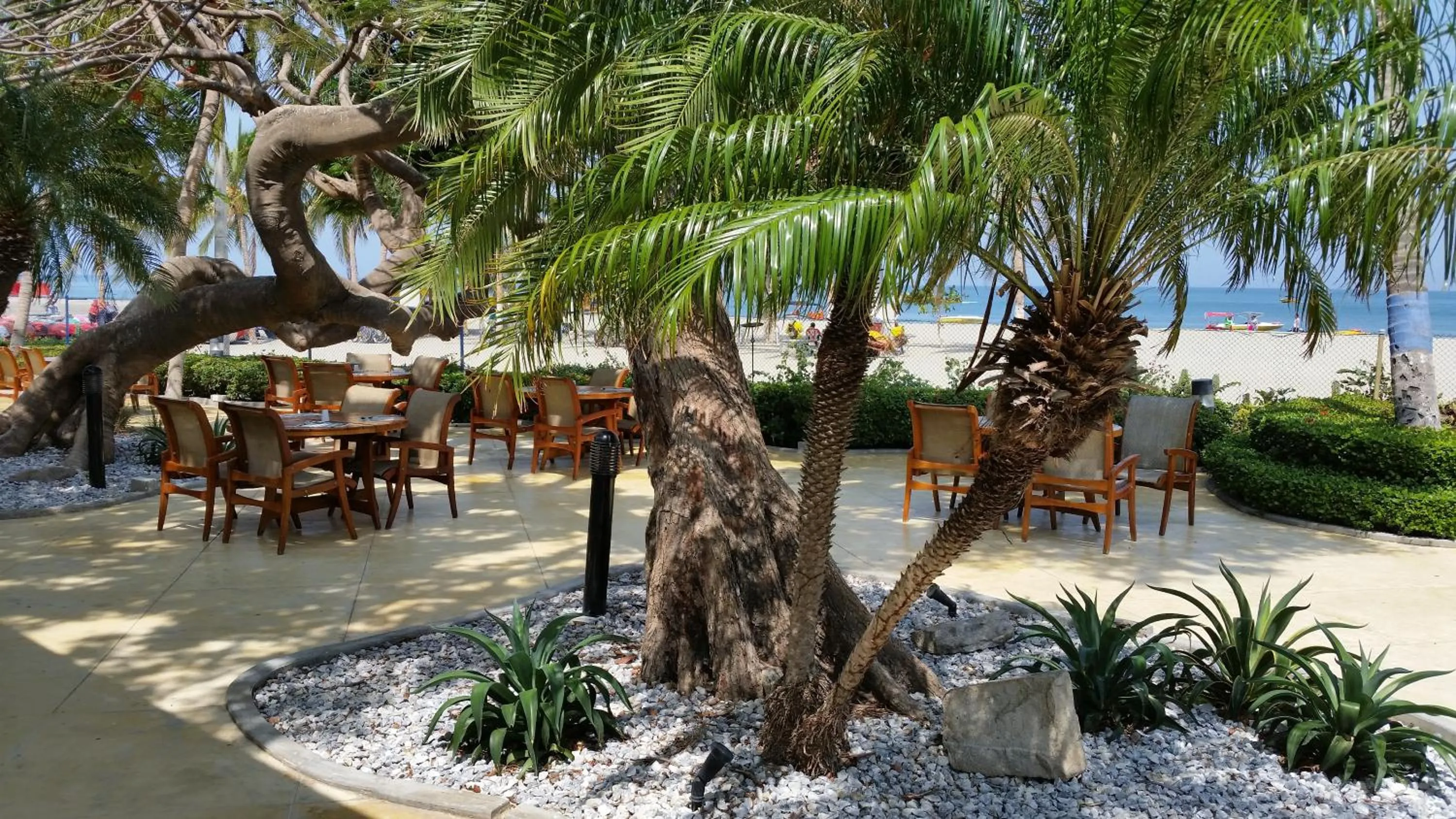 Day in Tamaca Beach Resort