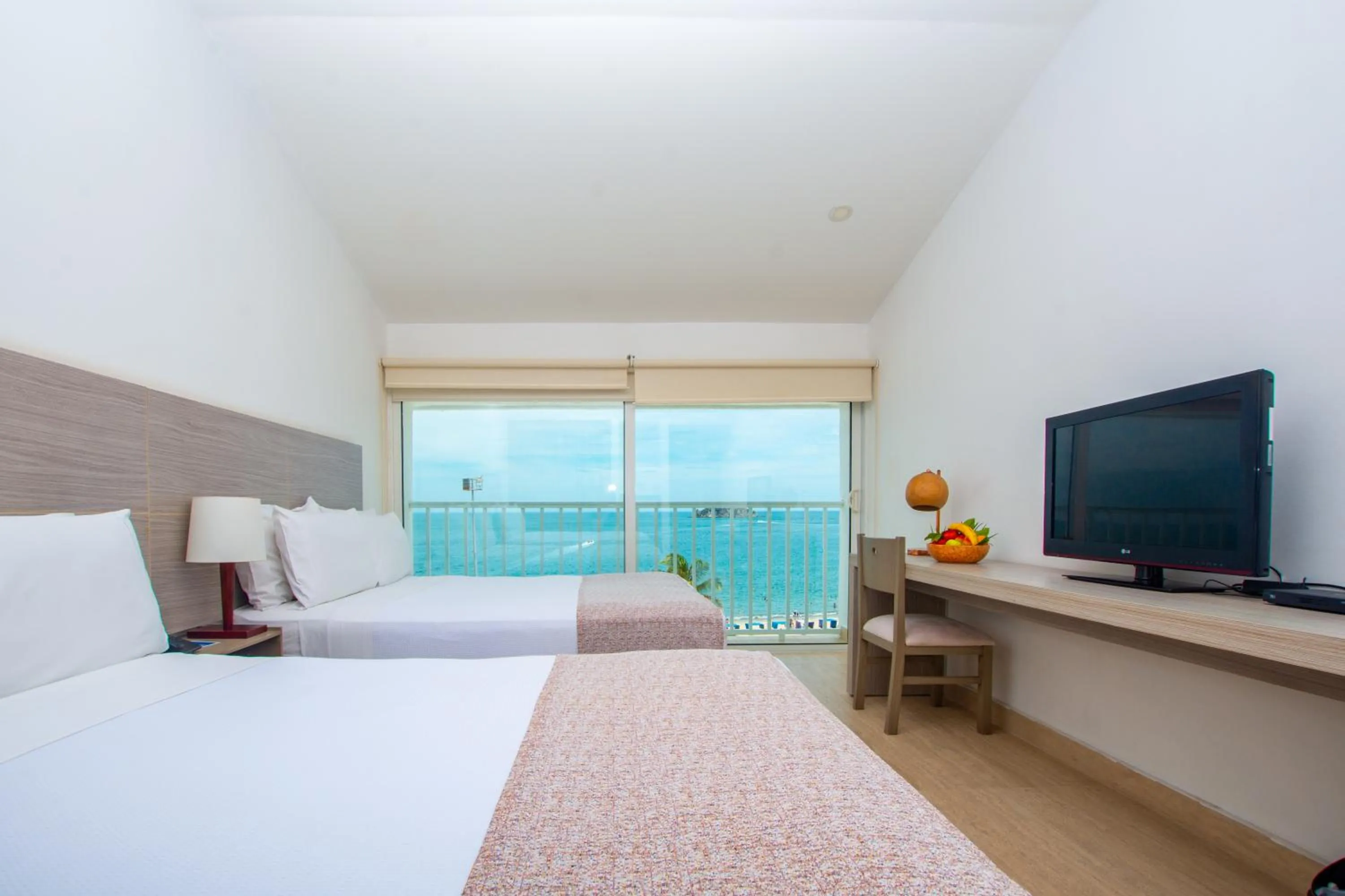 Bedroom, Bed in Tamaca Beach Resort