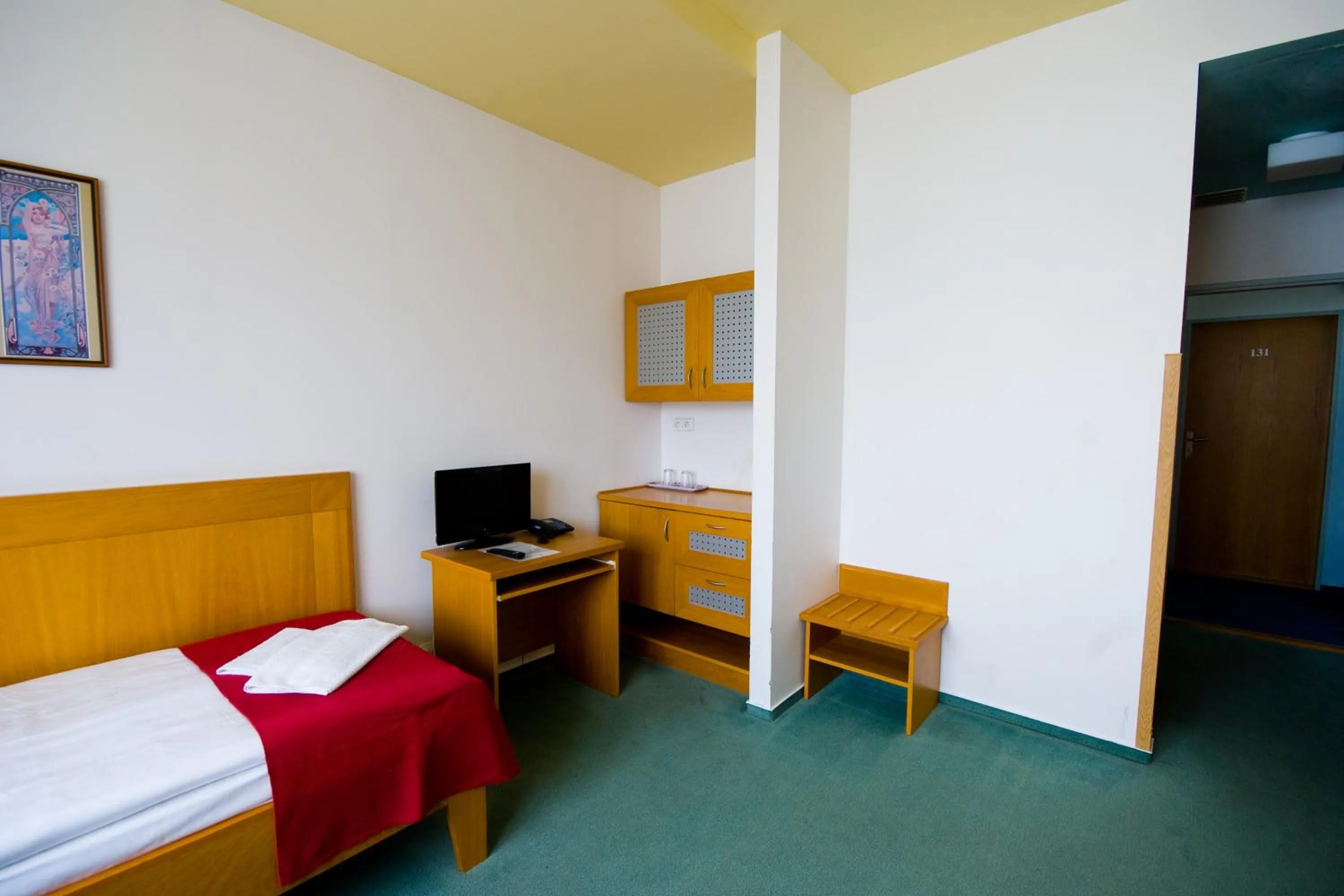 Bed in Hotel Smaragd