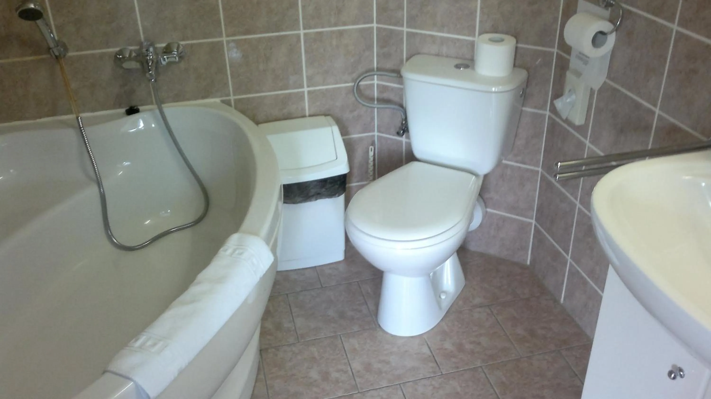 Bathroom in Hotel Smaragd