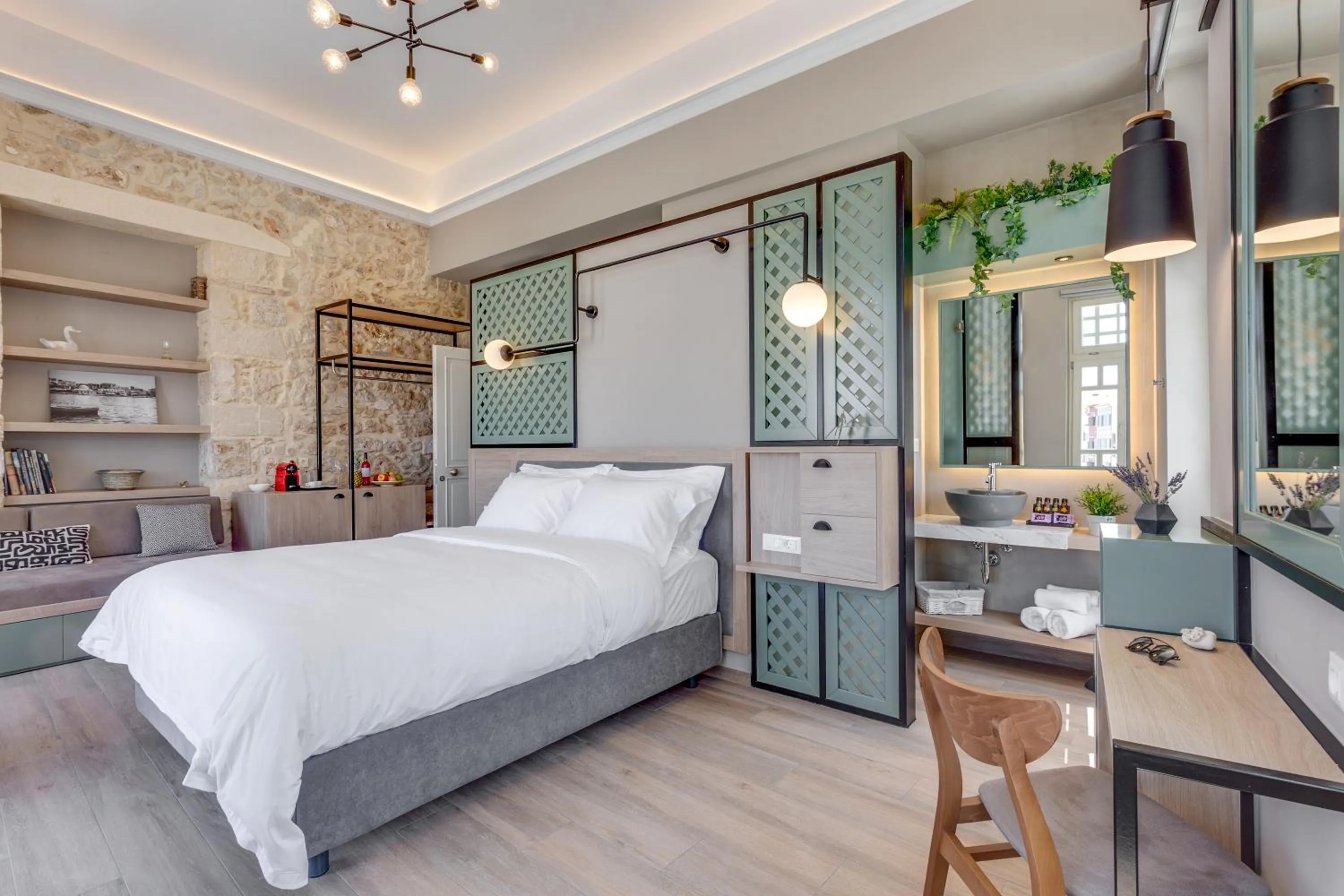 Bedroom, Bed in 1924 suites