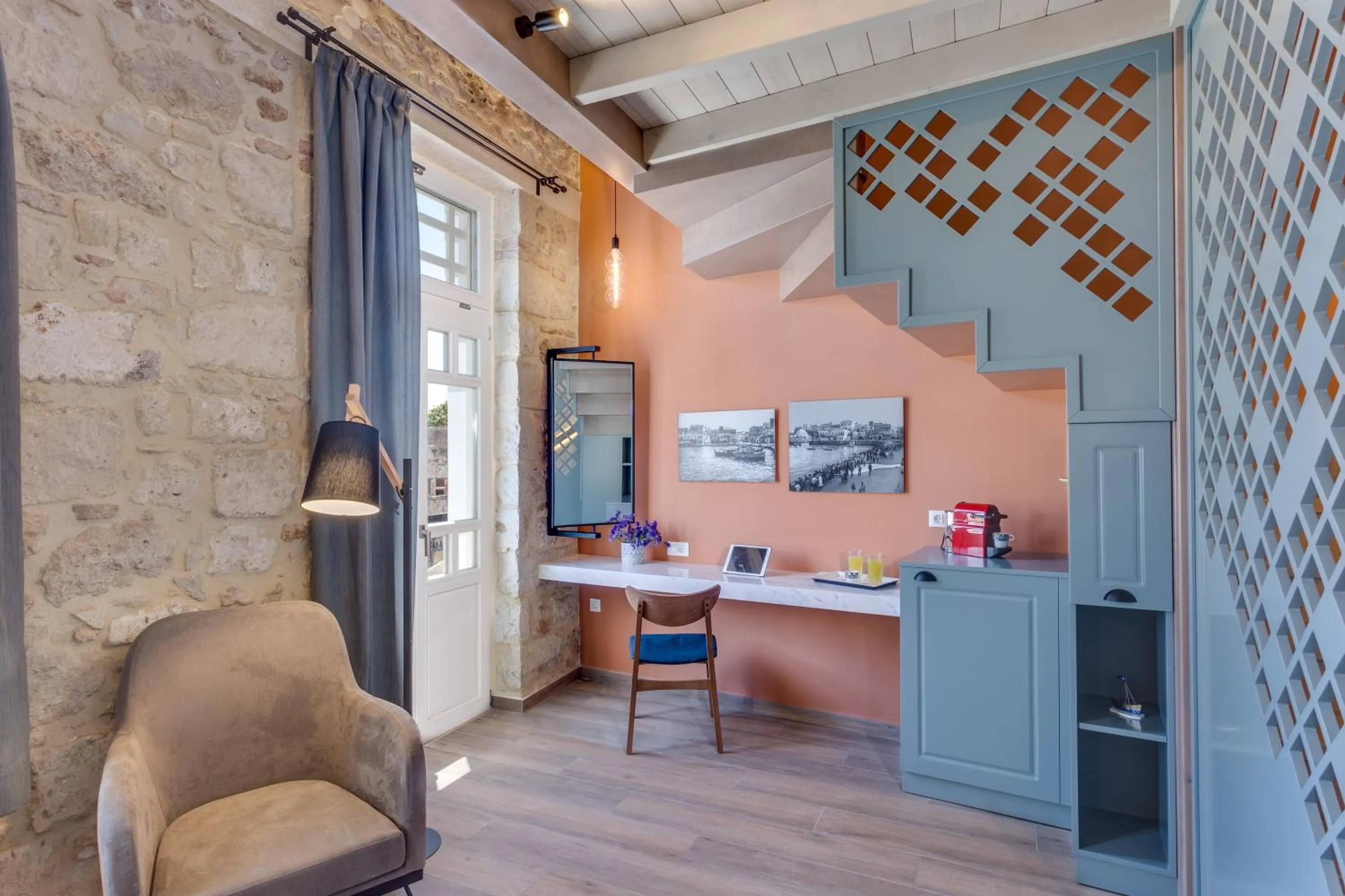 Living room in 1924 suites