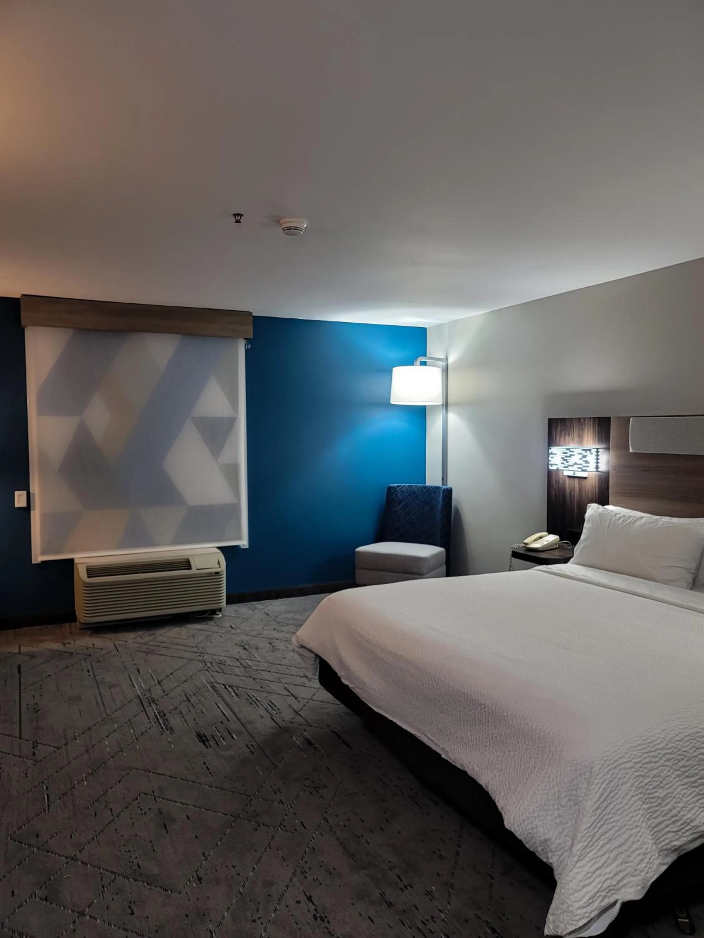 Bed in Holiday Inn Express Enid-Highway 412 by IHG