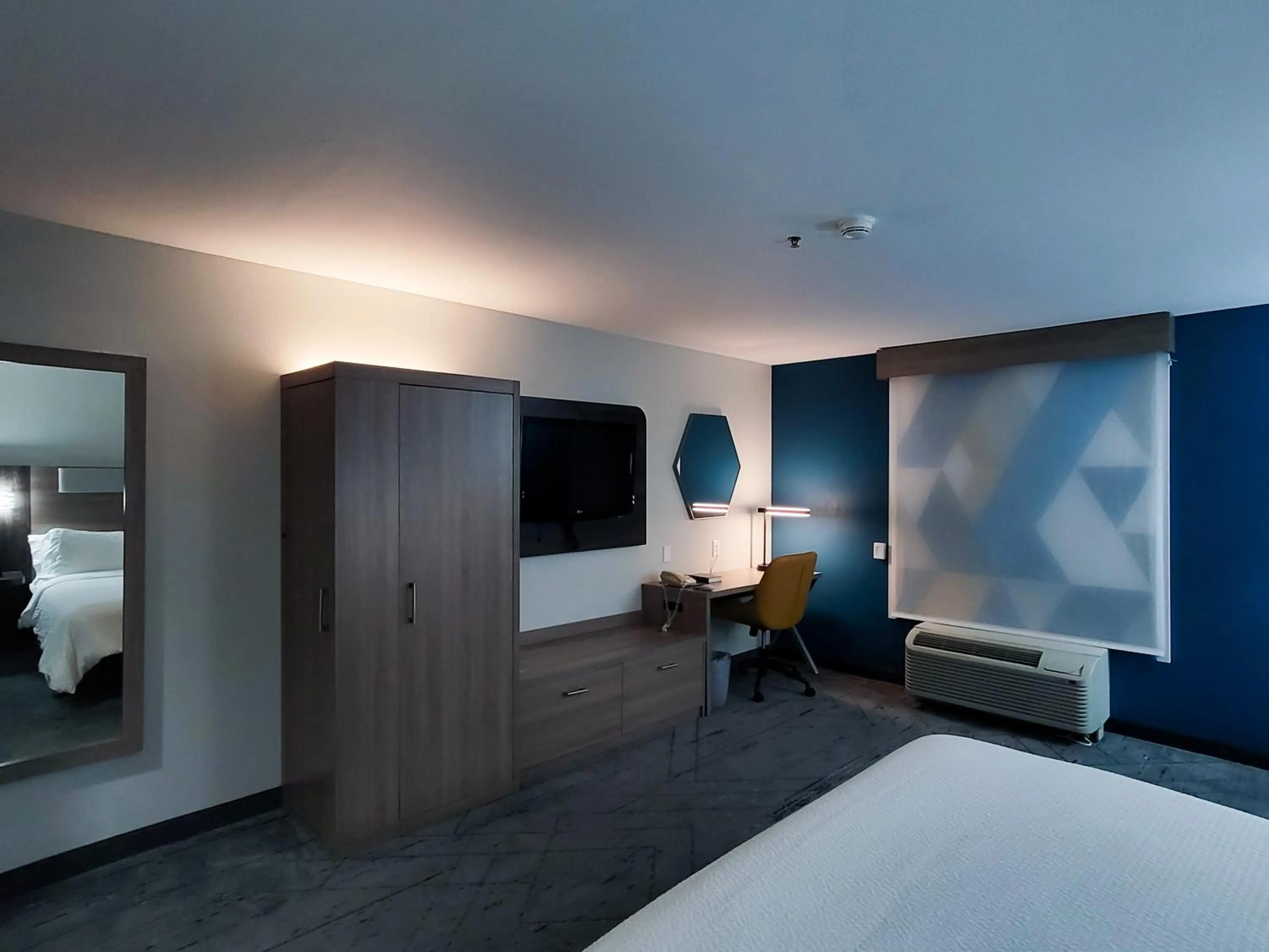 Bed in Holiday Inn Express Enid-Highway 412 by IHG