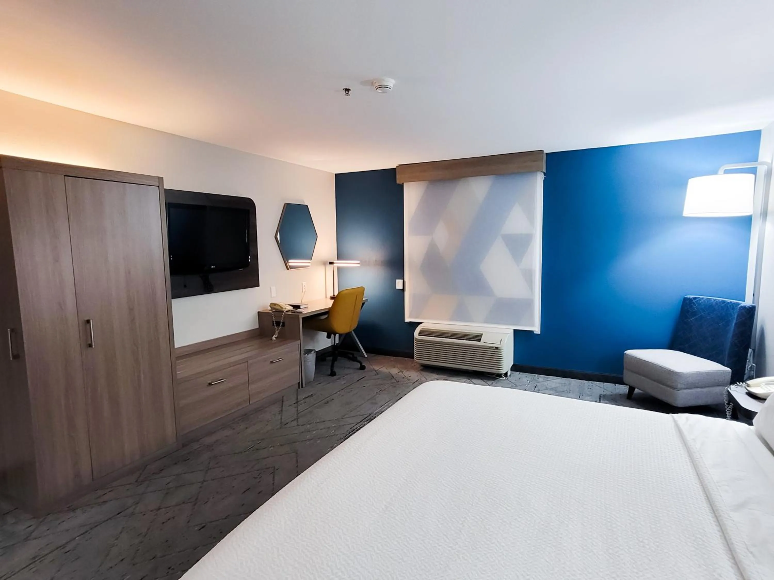 Bed in Holiday Inn Express Enid-Highway 412 by IHG