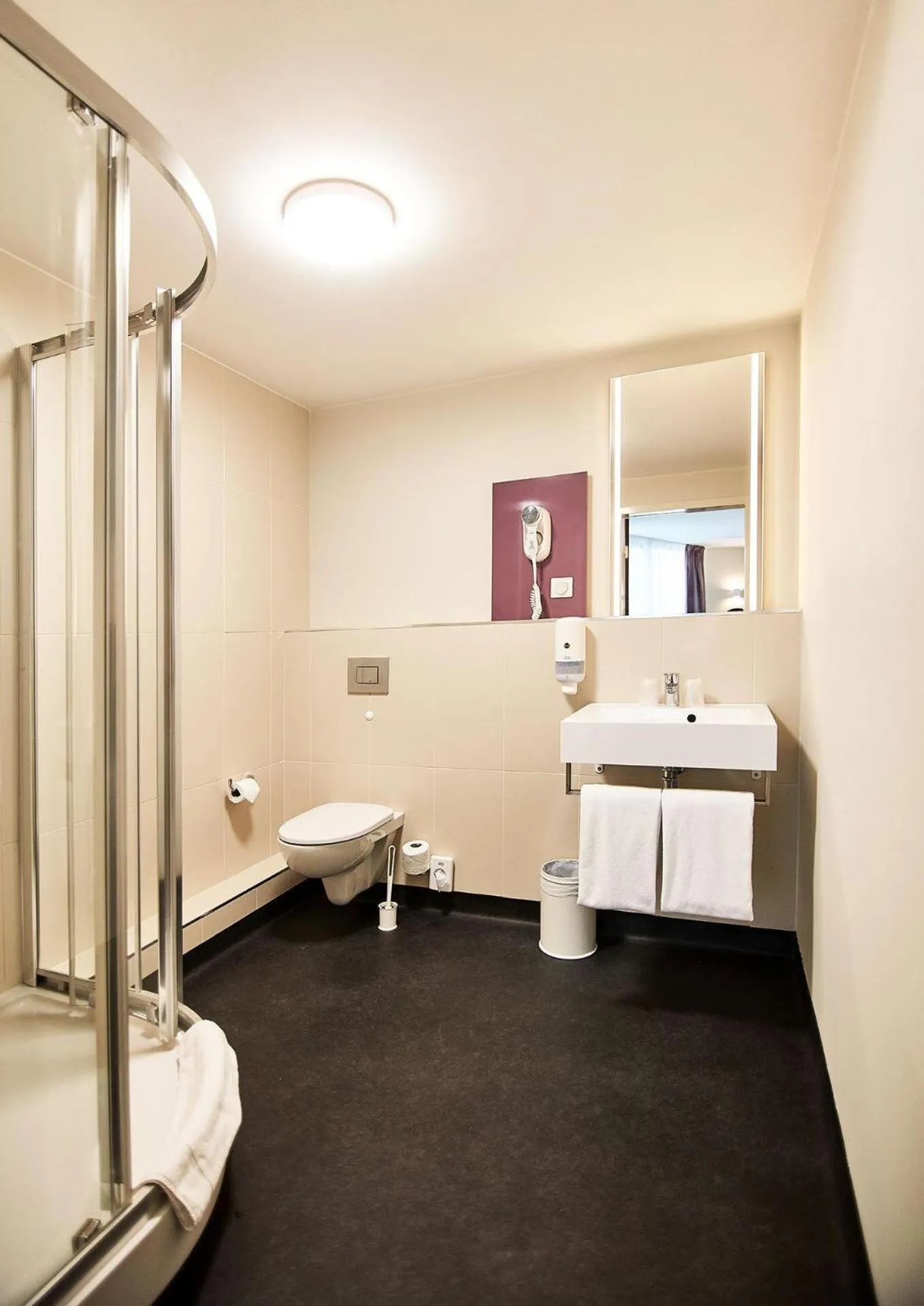 Bathroom in B&B HOTEL Krakow Centrum